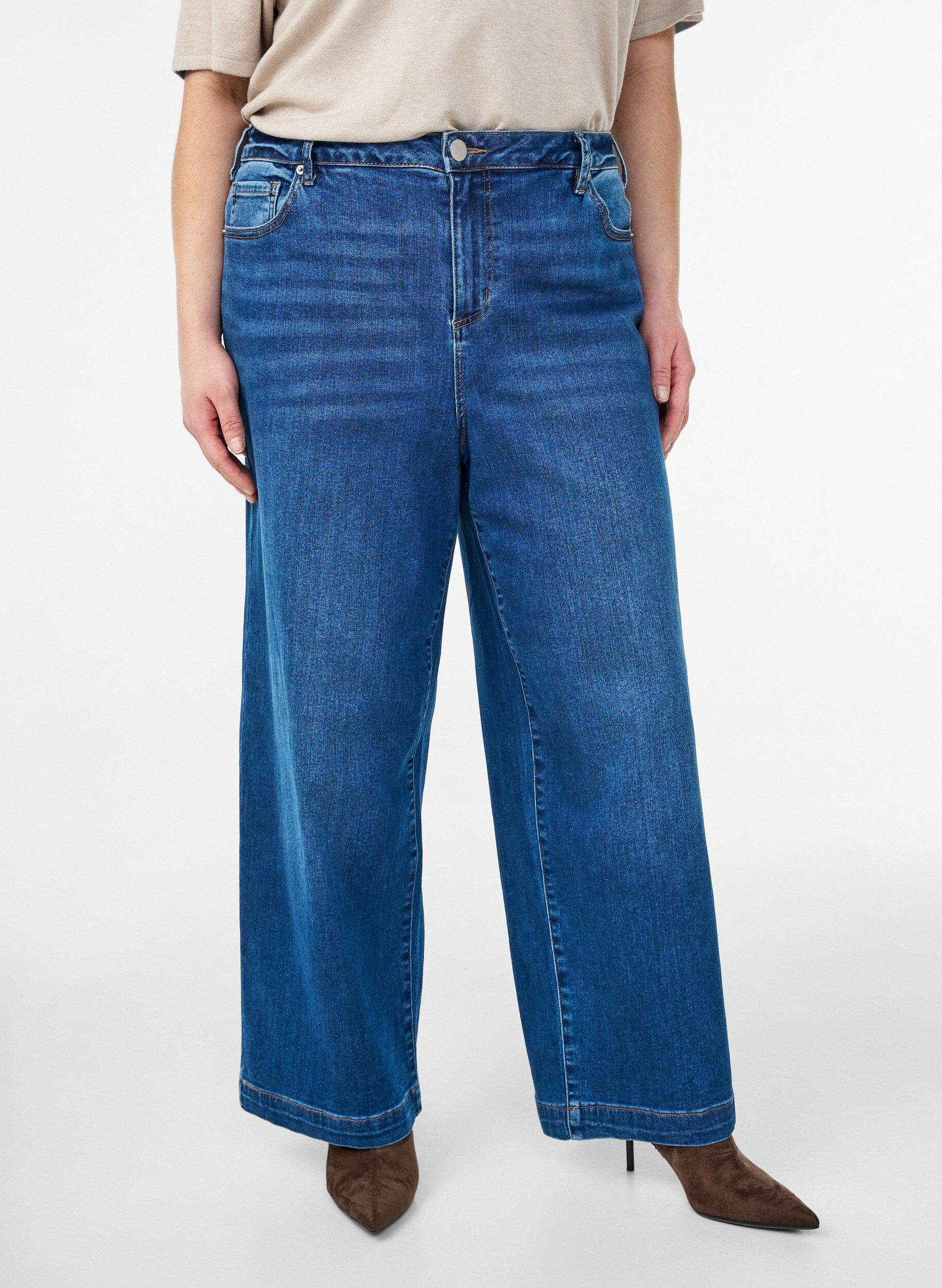 Zizzi Kiana jeans met een straight-fit en hoge taille, Blauw, Model image number 2