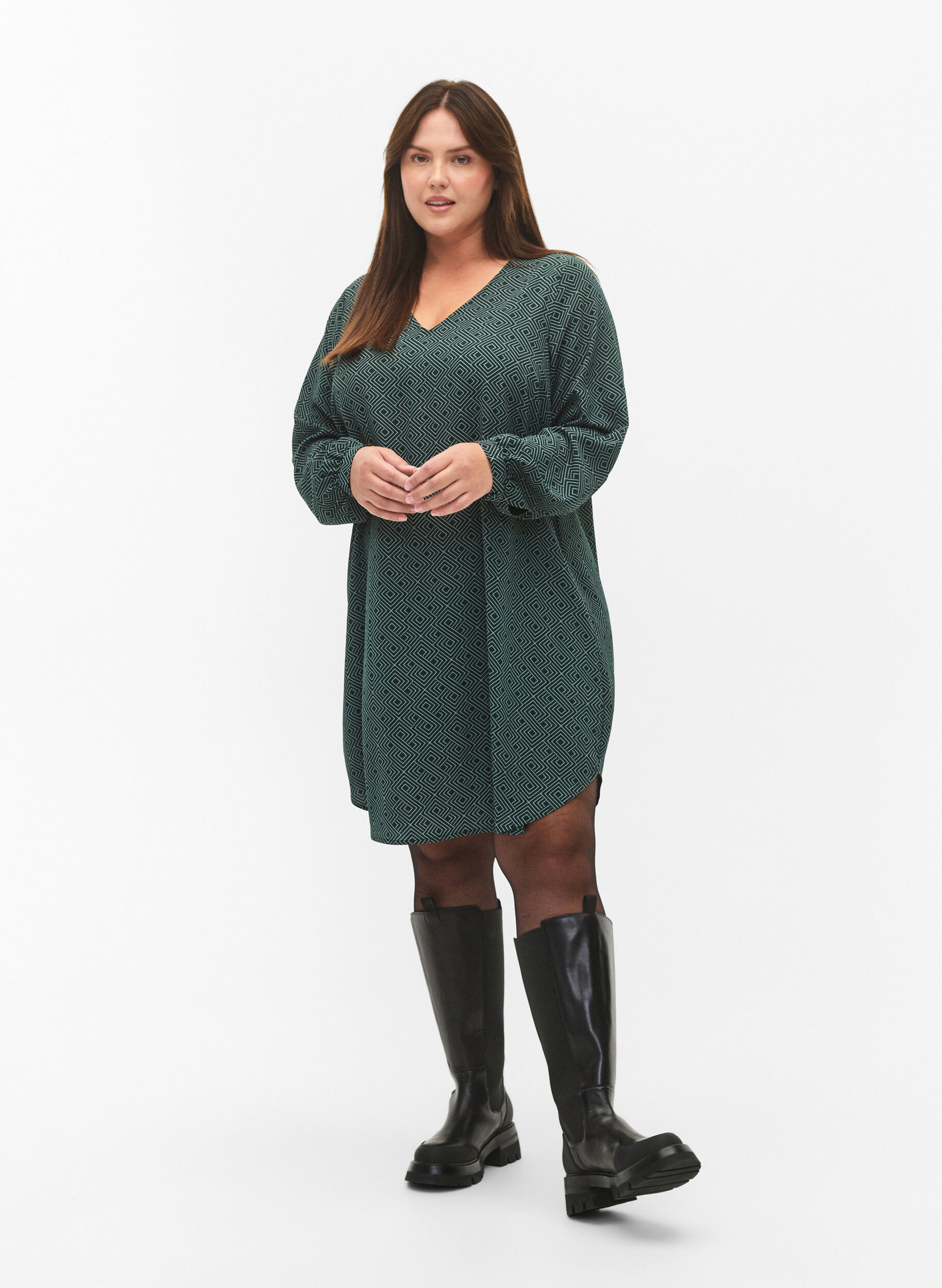 Zizzi Jurk met V-hals en print, Scarab Graphic AOP, Model image number 2