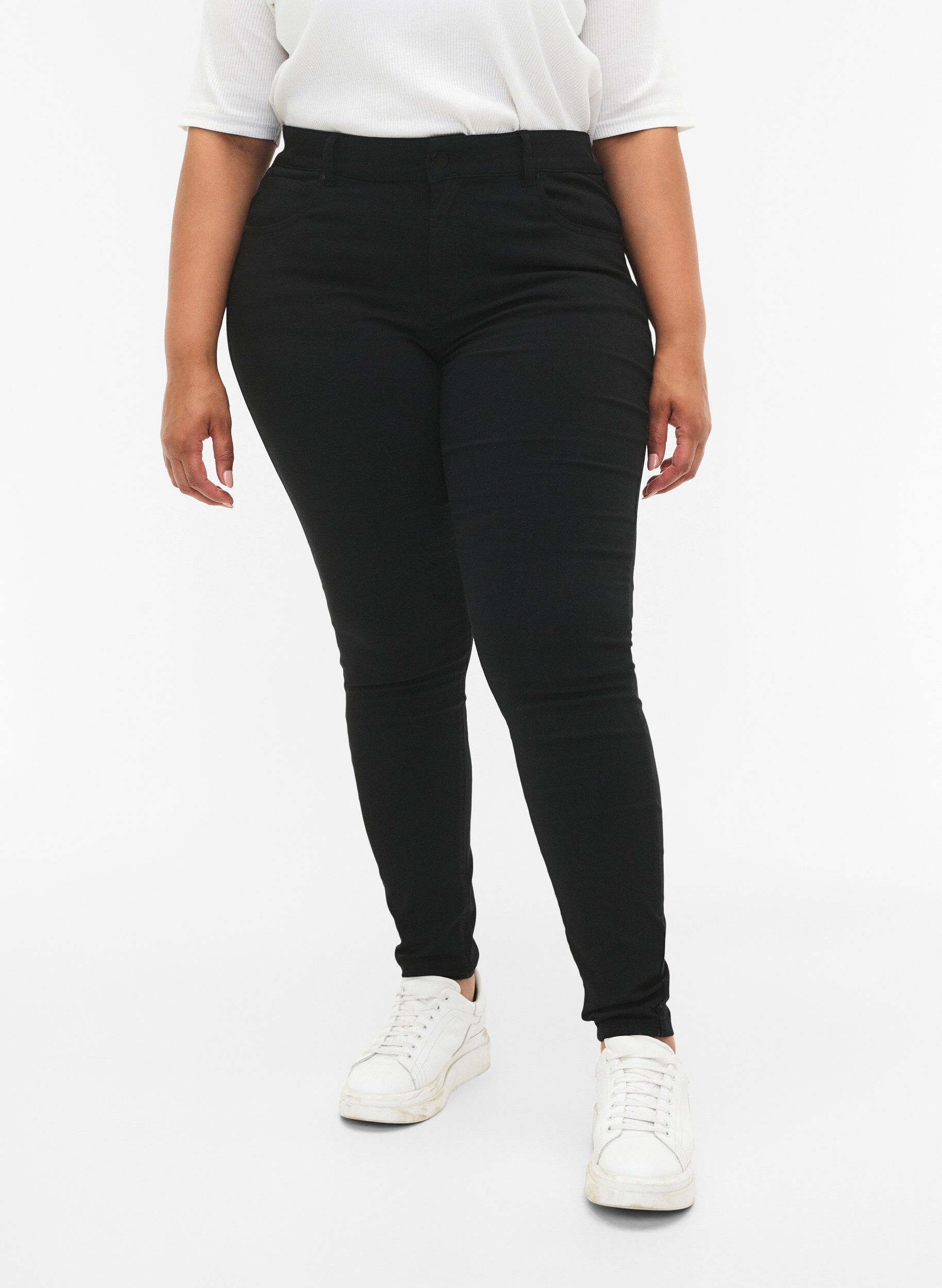 Zizzi Slim fit broek met zakken, Zwart, Model image number 3