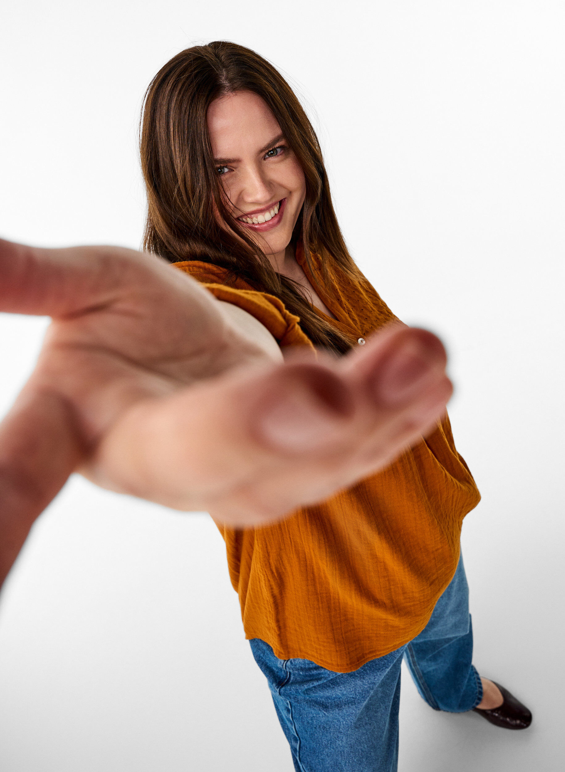 Zizzi Blouse in katoenen mousseline met broderie anglaise, Oranje, Model image number 3