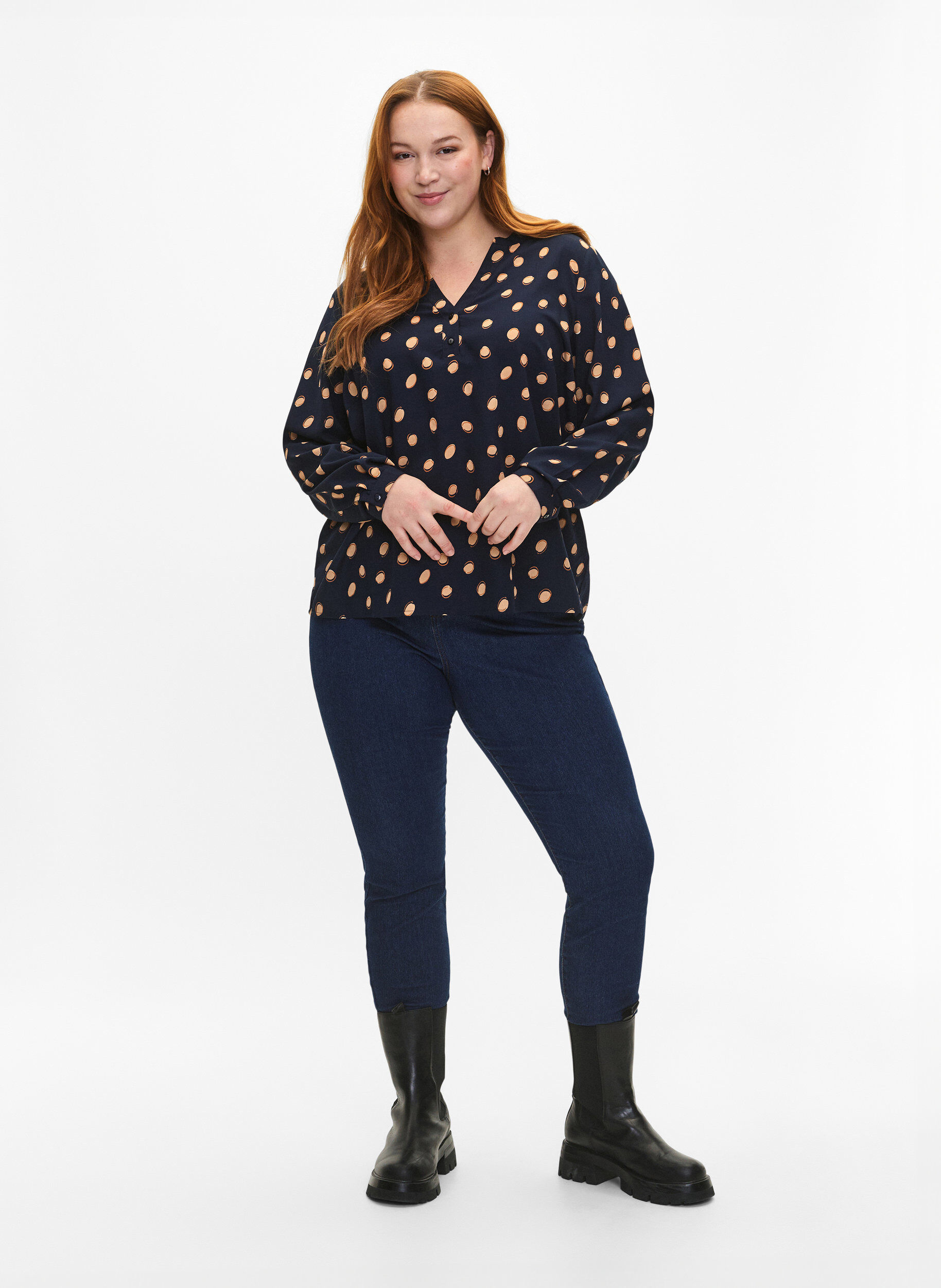 Zizzi FLASH - Blouse met lange mouwen en print, Blue Double Dot, Model image number 2