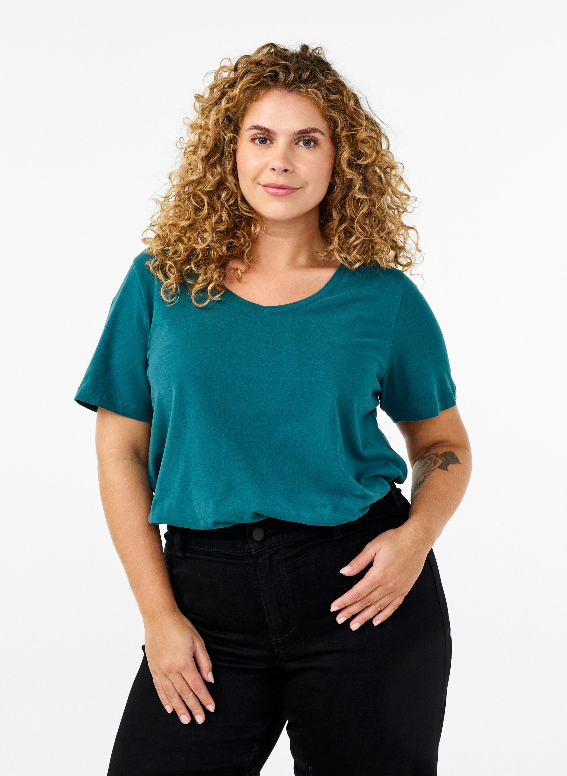 Zizzi Effen basic T-shirt van katoen, Groen, Model image number 0