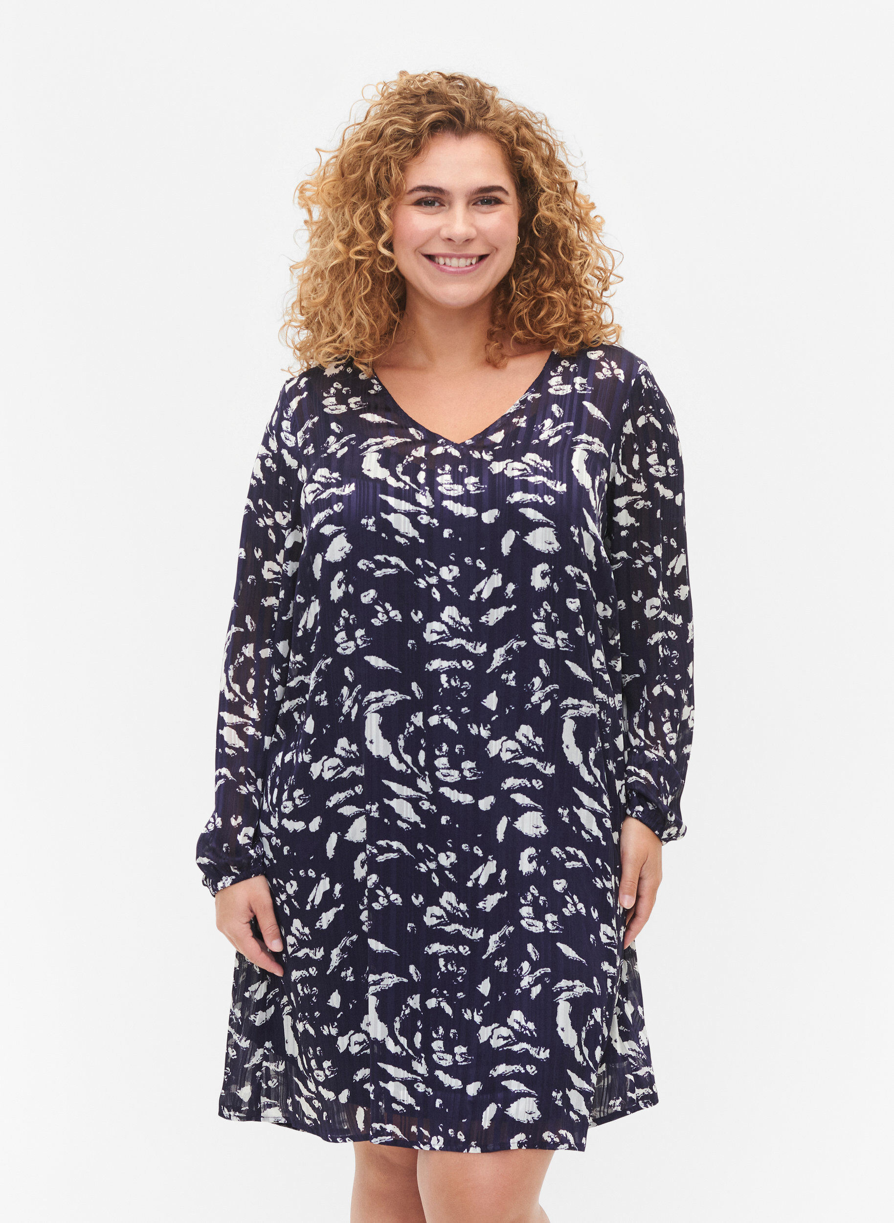 Zizzi Jurk met lange mouwen V-hals en print, Blue Leaf AOP, Model image number 0