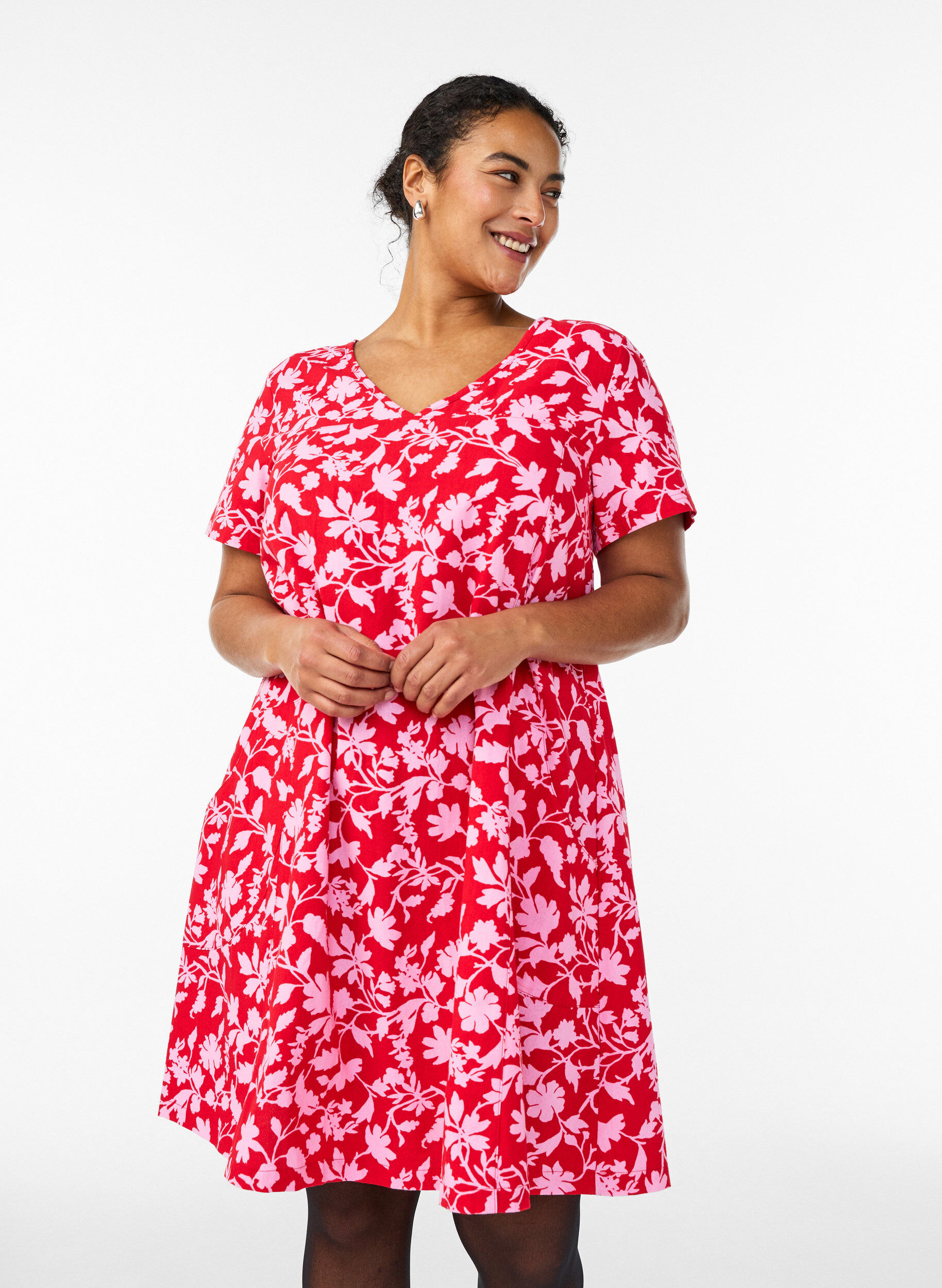 Korte a-lijn jurk met bloemenprint, Rood, Model