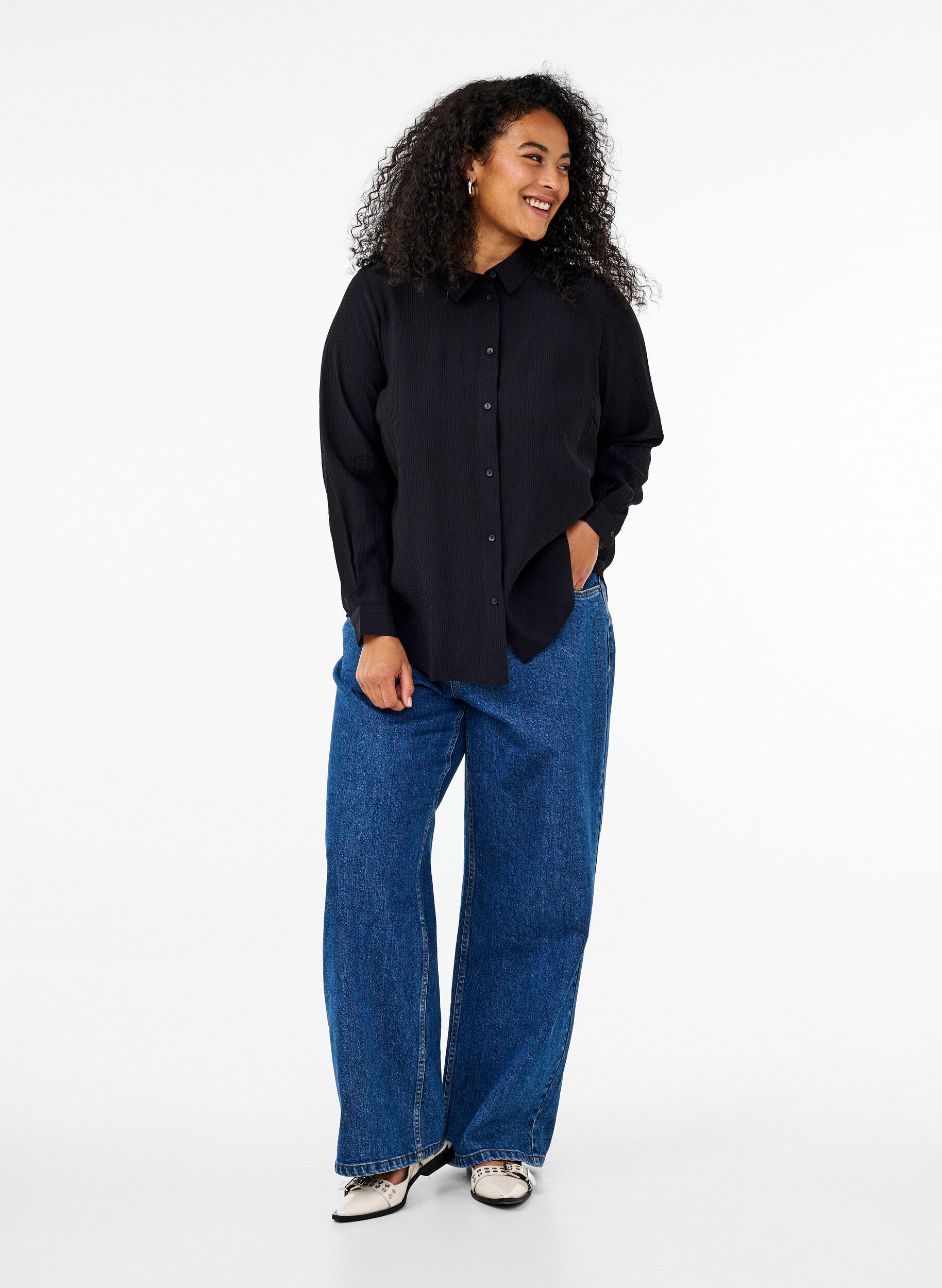 Zizzi Shirt met een gestreepte textuur, Zwart, Model image number 1