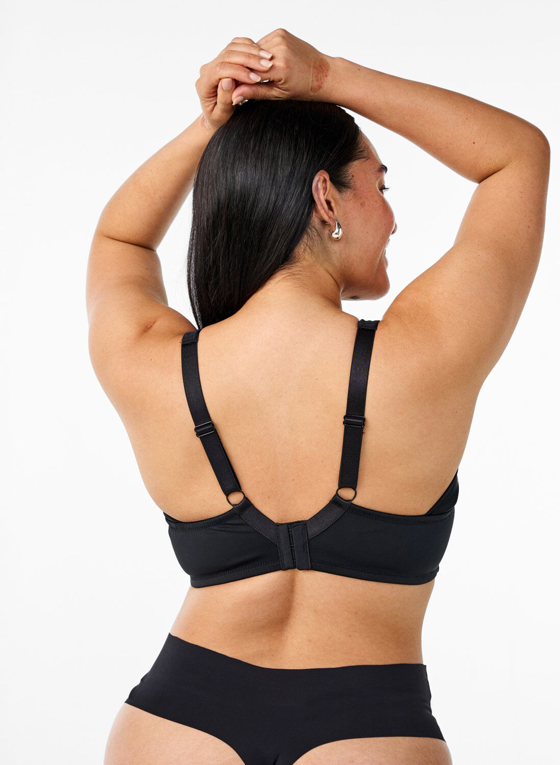 ZizziComfortbeha met gewatteerde bandjes, Zwart, Model image number 2