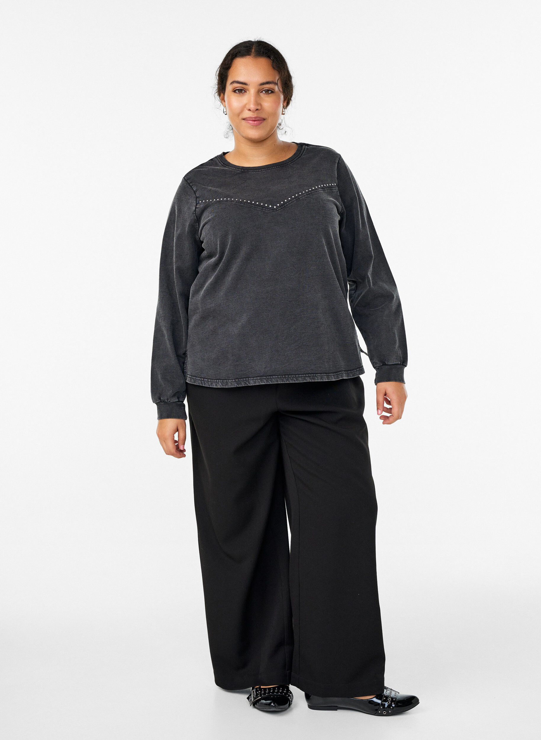 Zizzi Sweatshirt met rhinestones en gewassen effect, Grijs, Model image number 1