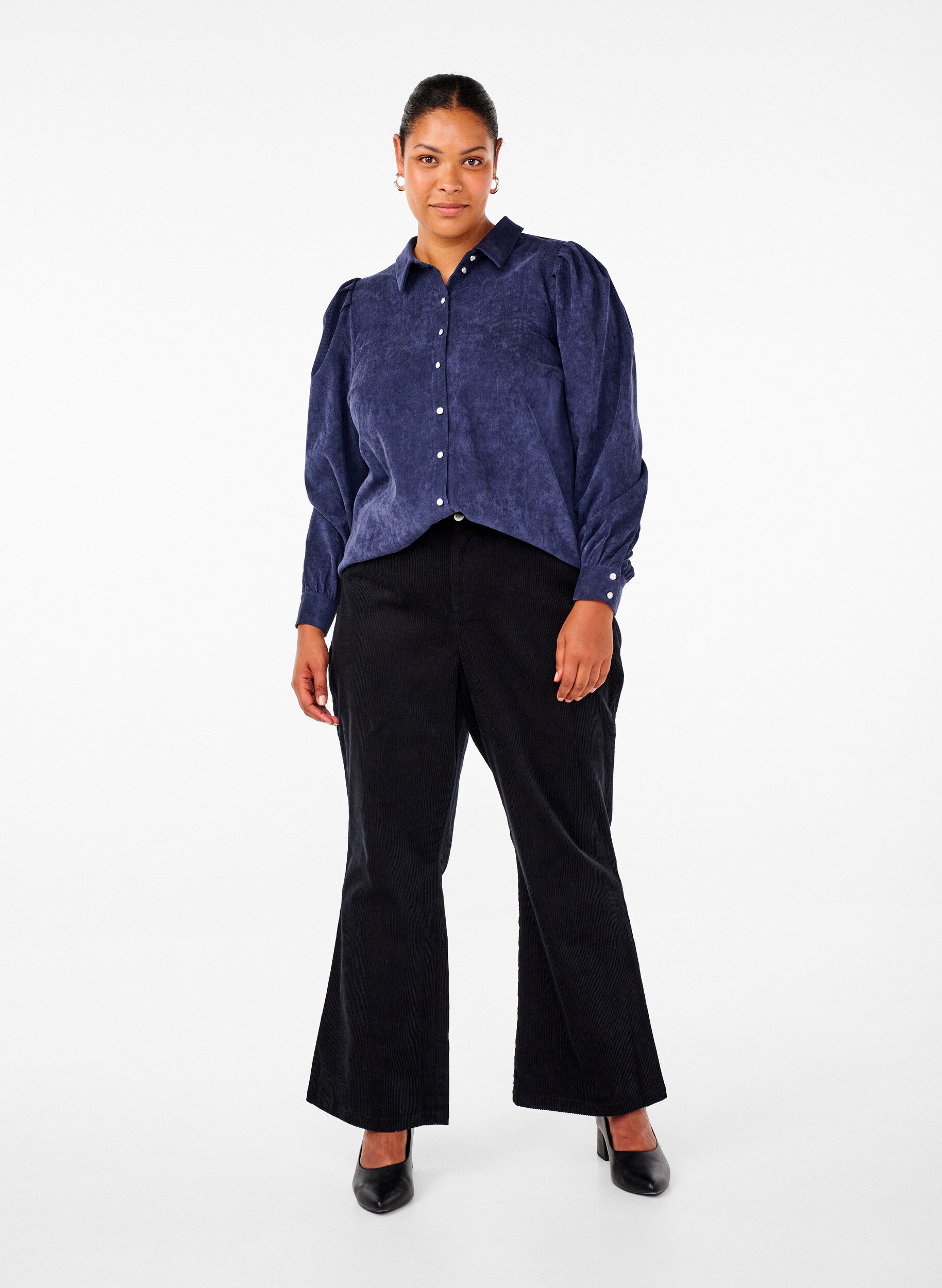 Zizzi Bootcut ribbroek met hoge taille, Zwart, Model image number 0