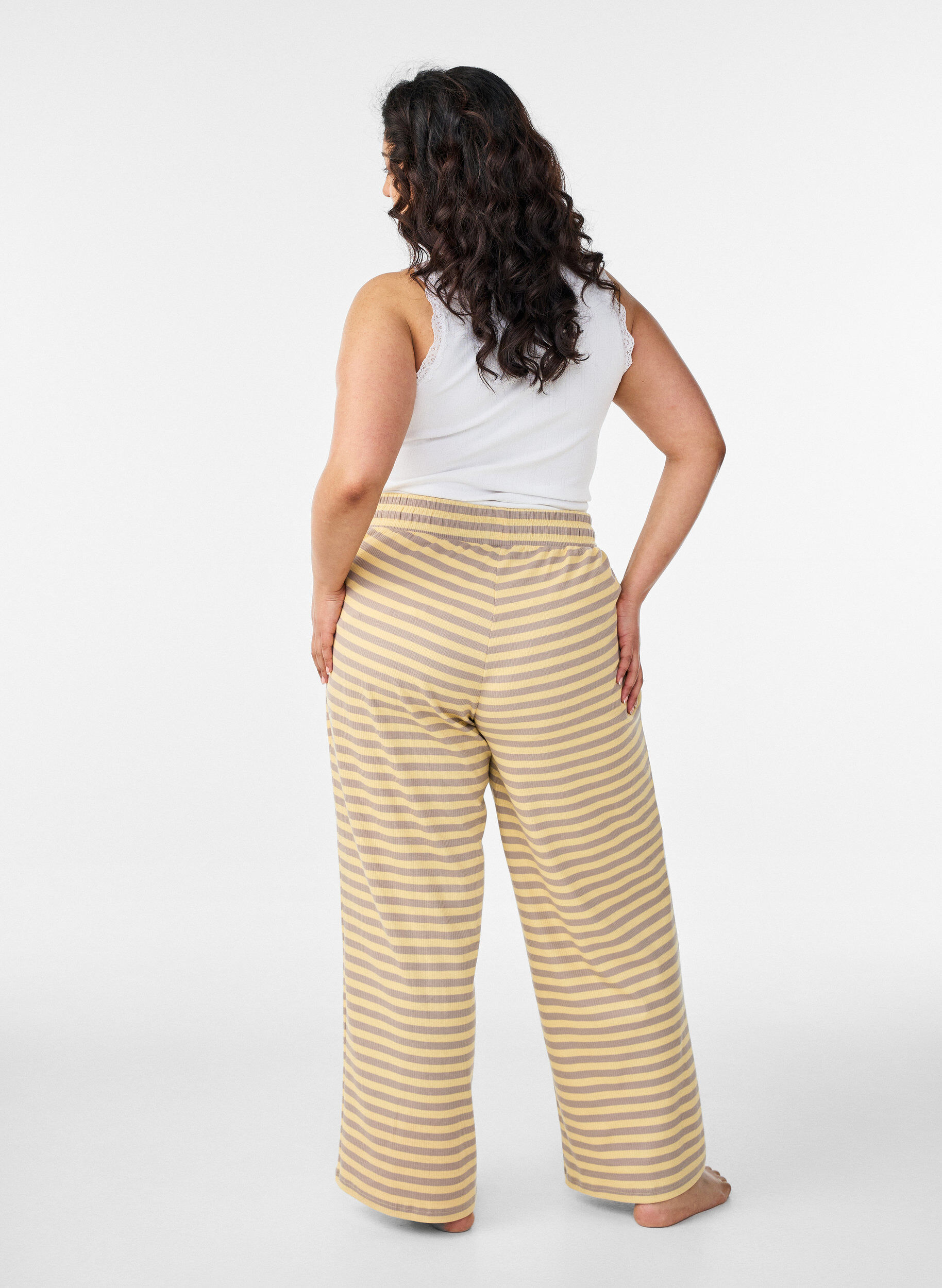 ZizziGestreepte pyjamabroek met een high waist en wijde pijpen, Geel, Model image number 1