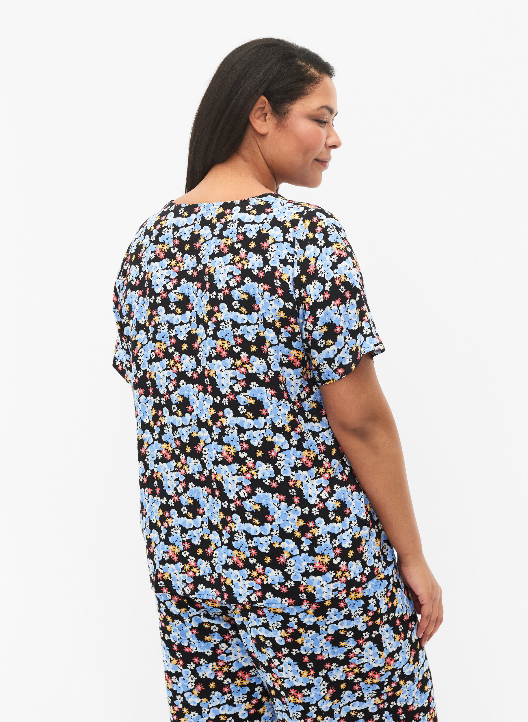 Zizzi Viscose nachthemd met print, Zwart, Model image number 2