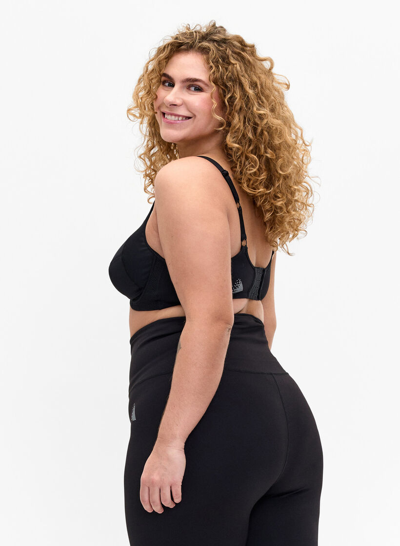 CORE, HIGH SUPPORT WIRE BRA - Sportbeha met beugel, Zwart, Model image number 2