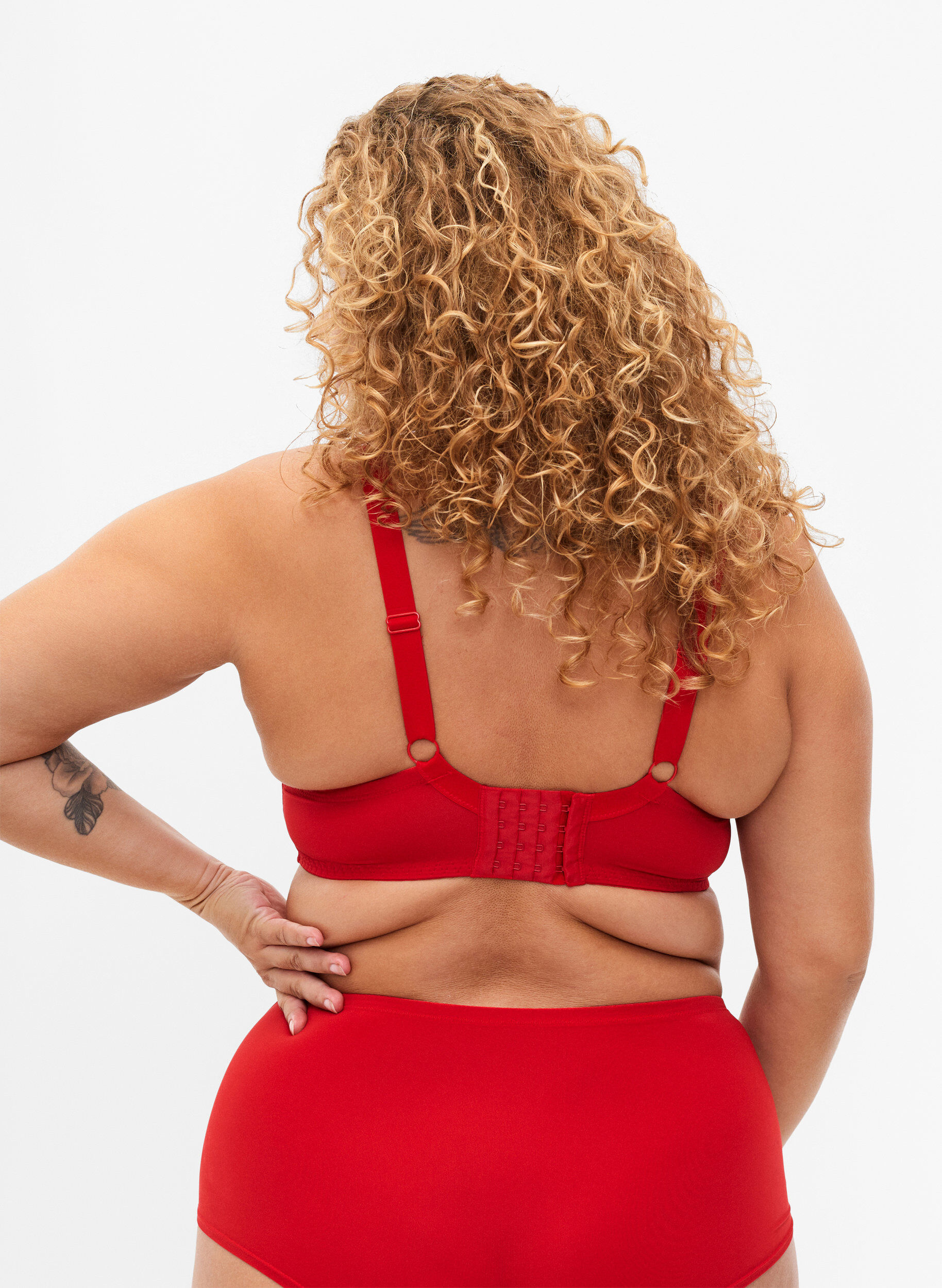 Zizzi Gevoerde beha met kant, Salsa, Model image number 1