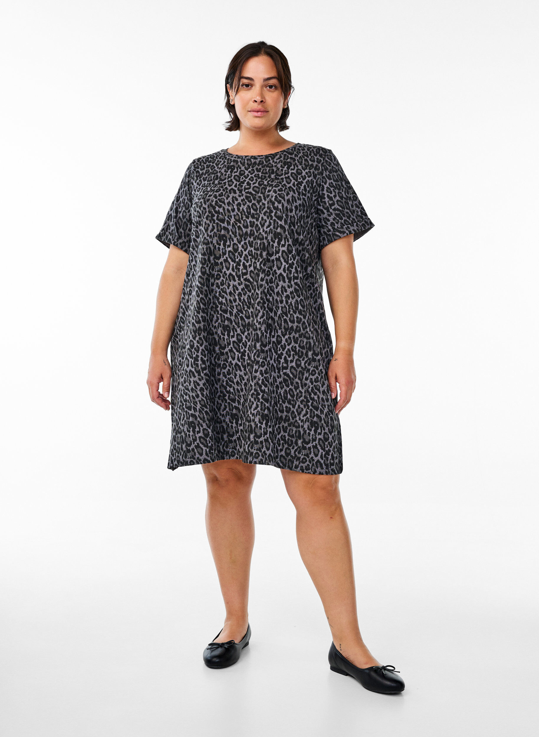 Zizzi Kort T-shirtjurkje van katoenen jersey, Grijs, Model image number 1