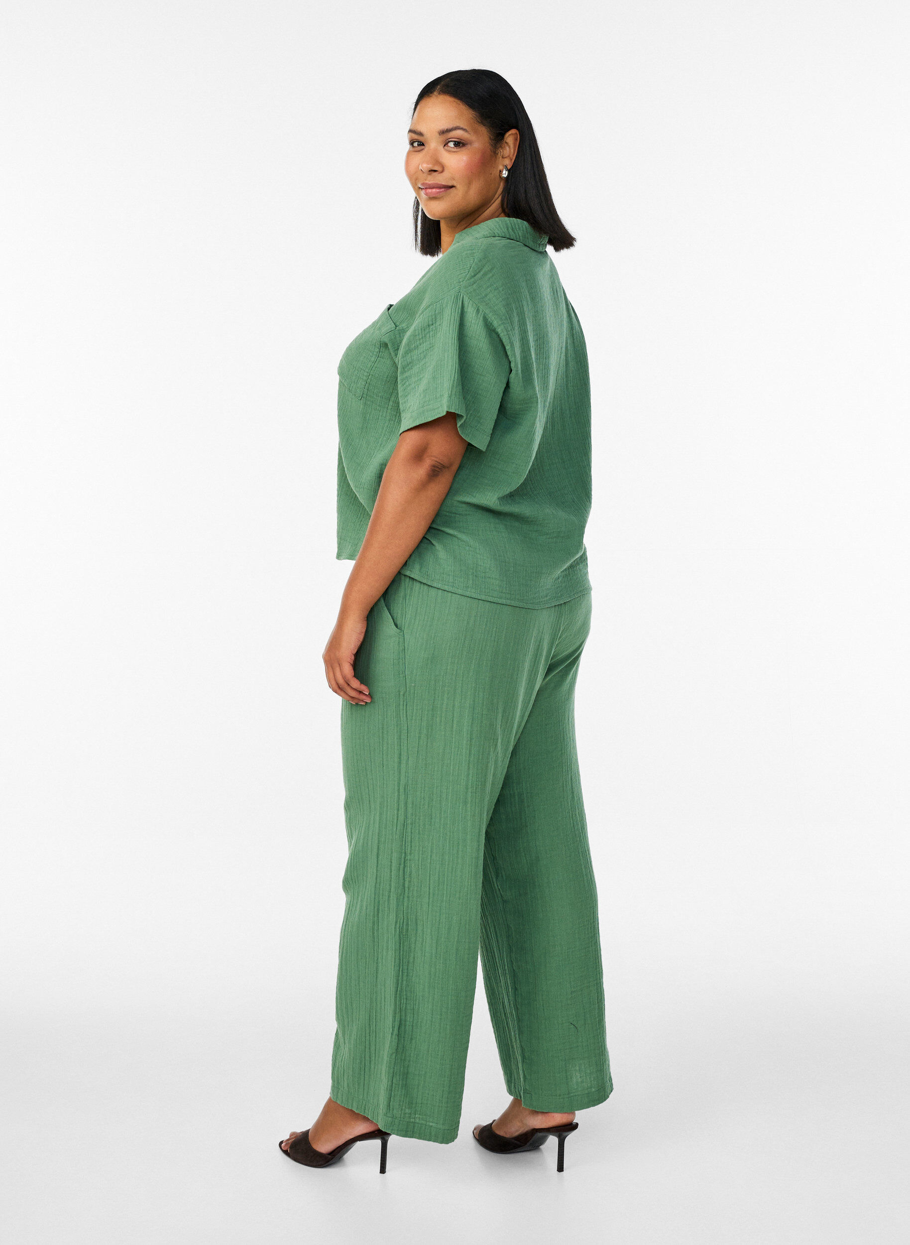 Zizzi High-waist katoenen mousseline broek met losse pijpen, Groen, Model image number 1