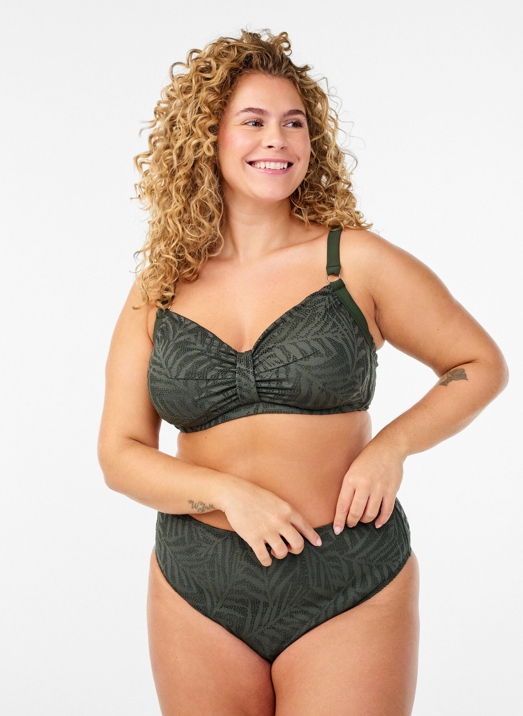 Zizzi Bikinitop met gestructureerd mesh en afneembare vulling, Groen, Model image number 1