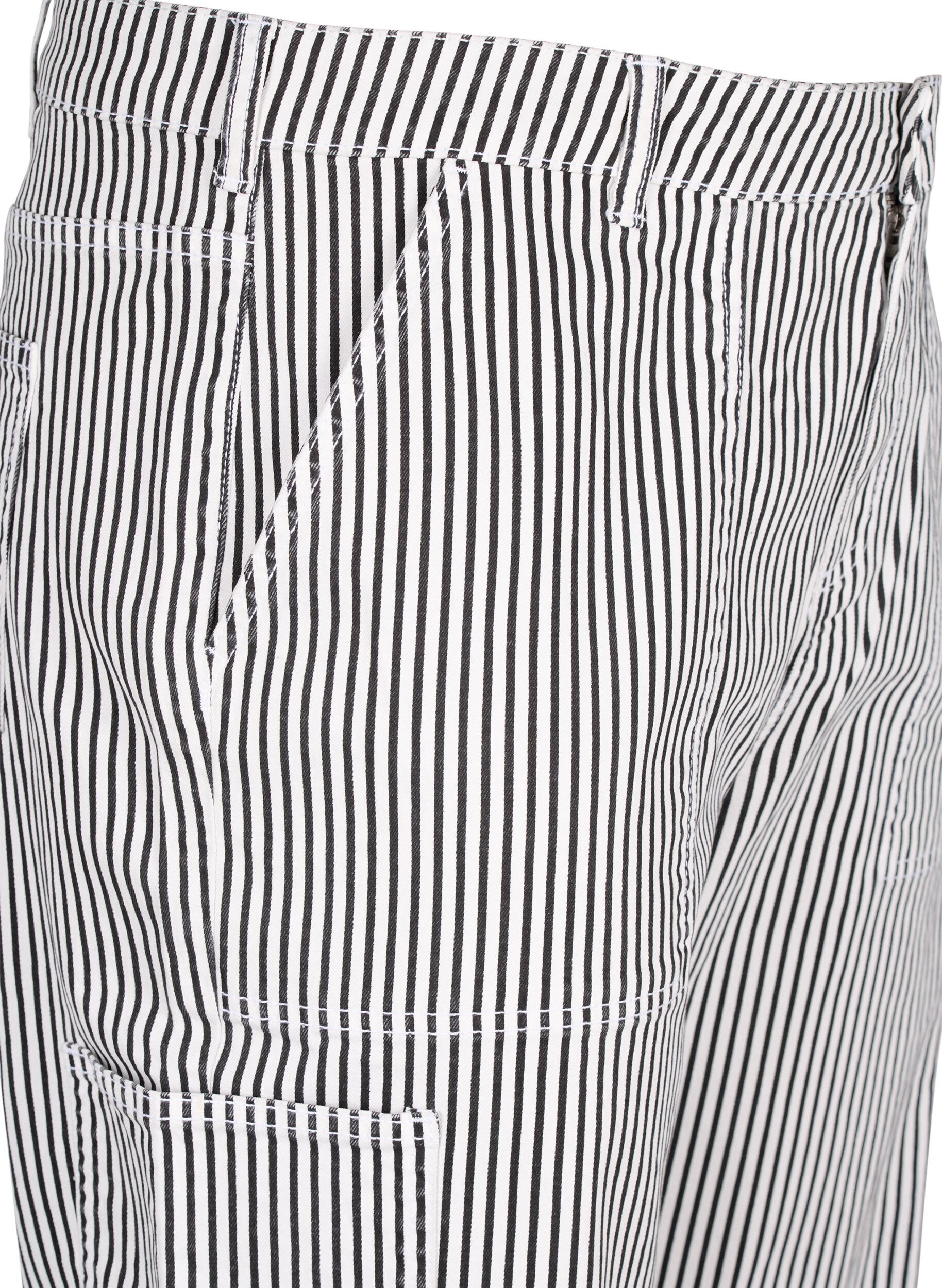 Zizzi Gestreepte cargo jeans met rechte pasvorm, Black White Stripe, Packshot image number 2