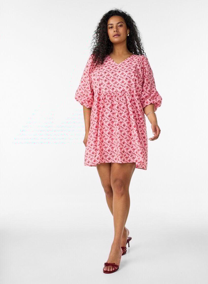 Korte viscosejurk met een empire-lijn en ballonmouwen, Rood, Model image number 1