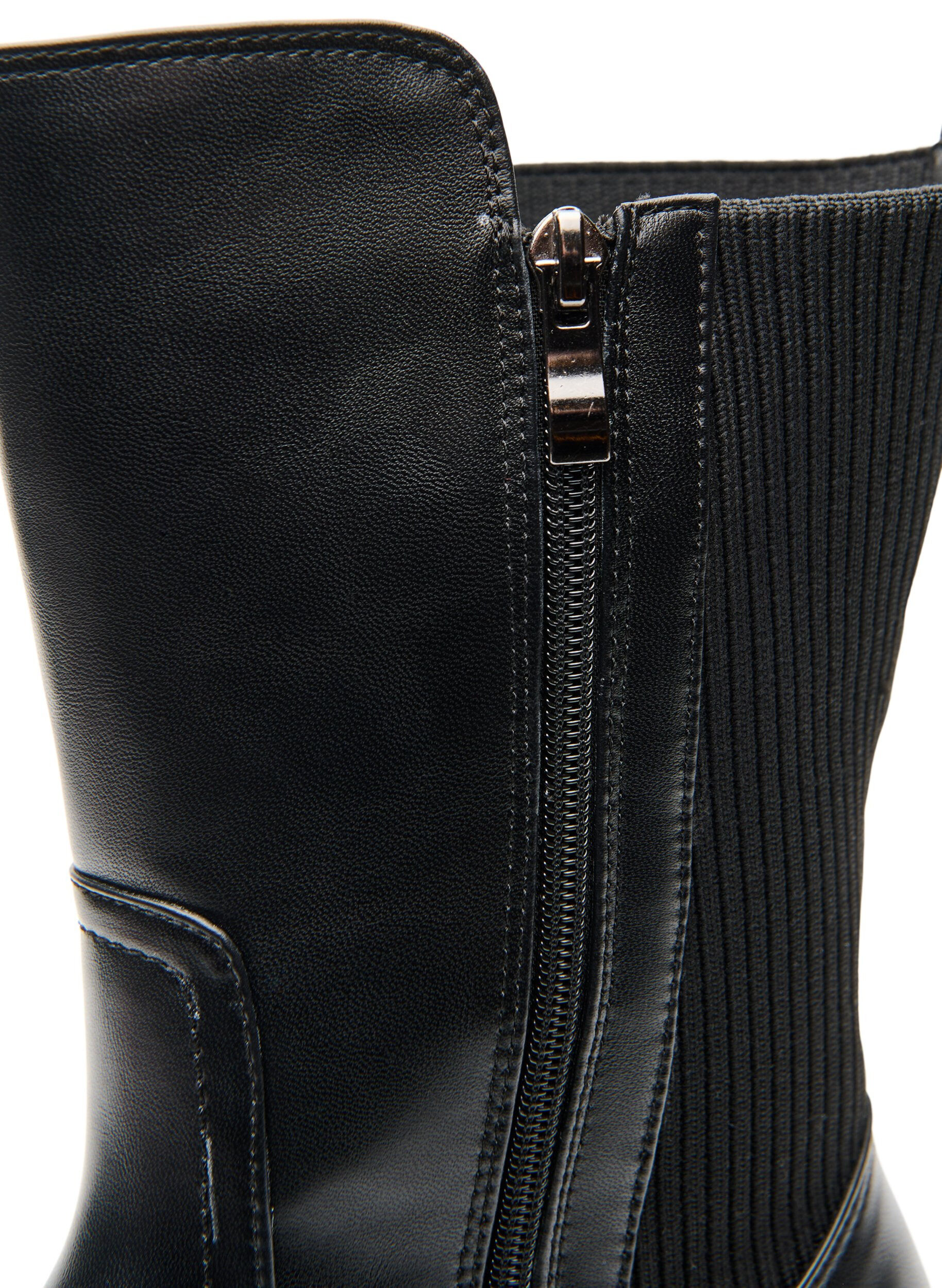ZizziChelsea boot met een chunky zool en geribde panelen, Zwart, Packshot image number 3