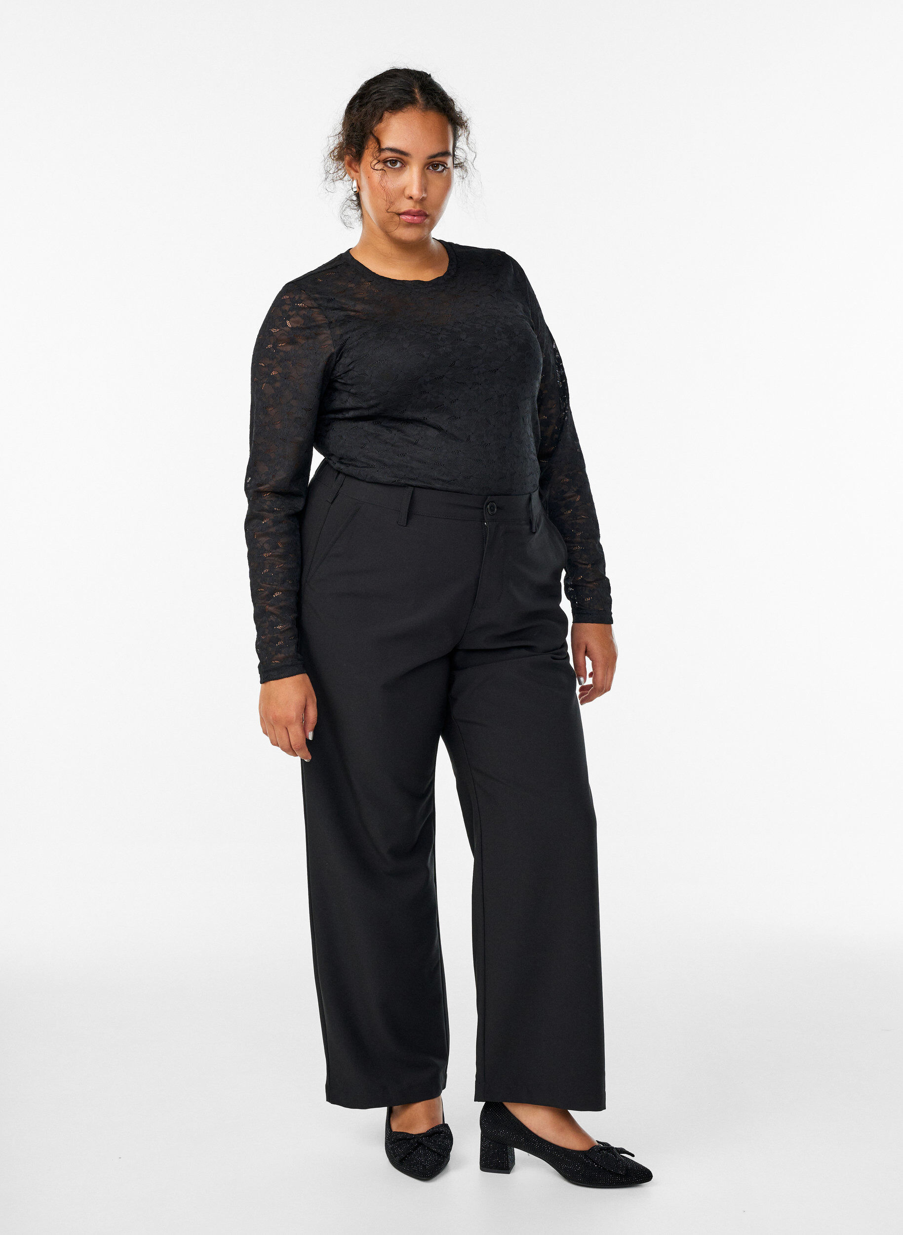 Zizzi Kanten blouse met ronde hals en strakke pasvorm, Zwart, Model image number 1