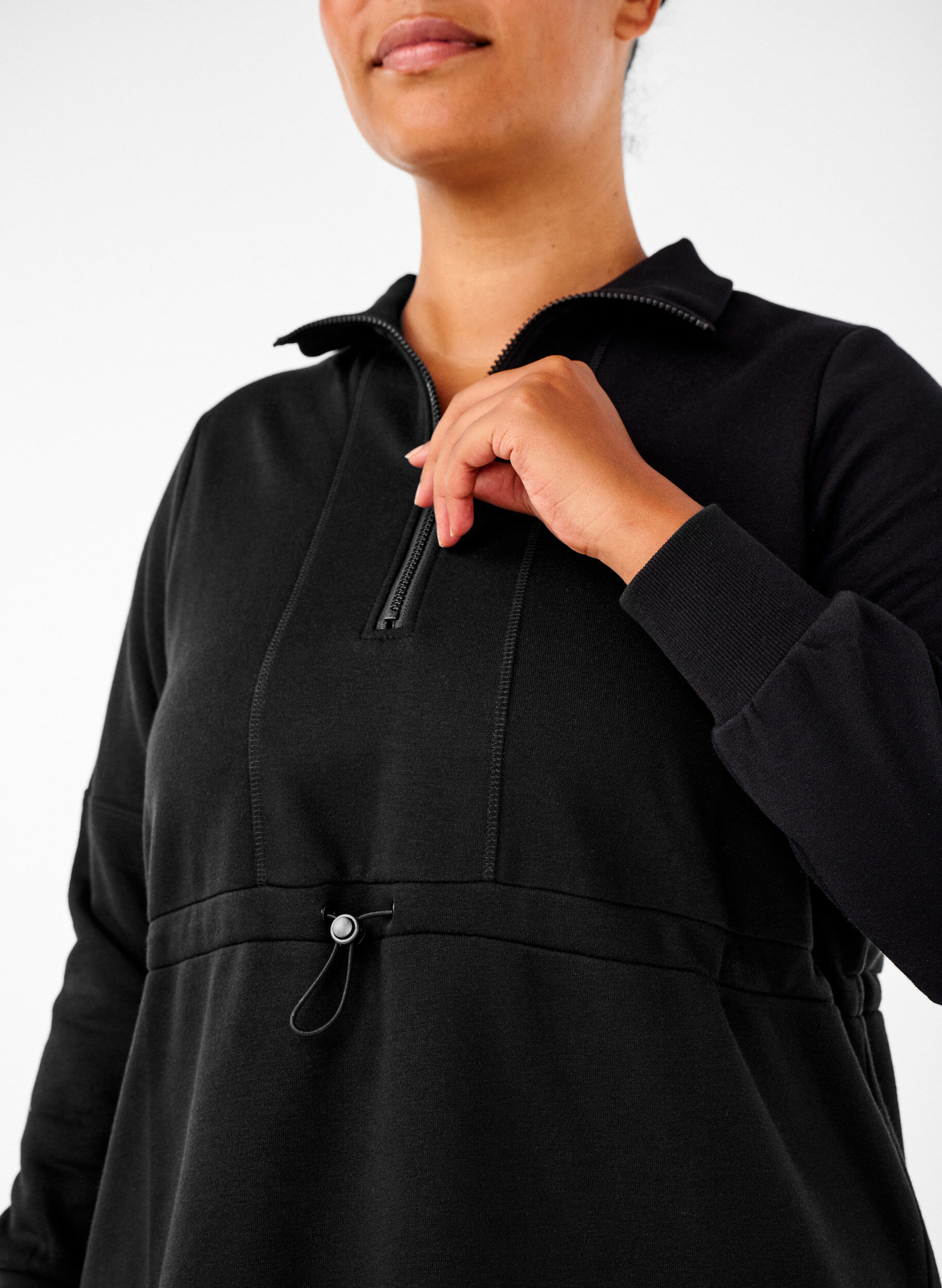 Zizzi Korte sweatshirt jurk met een col en verstelbare taille, Black, Model image number 2