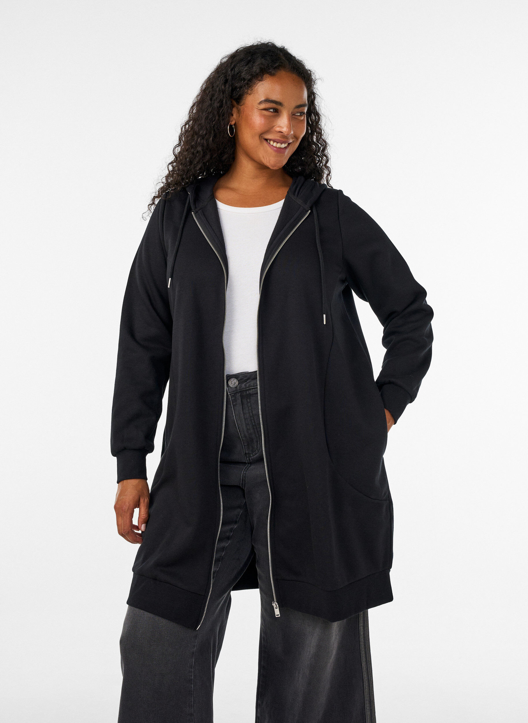 Lange hoodie met ritssluiting en zakken, Zwart, Model