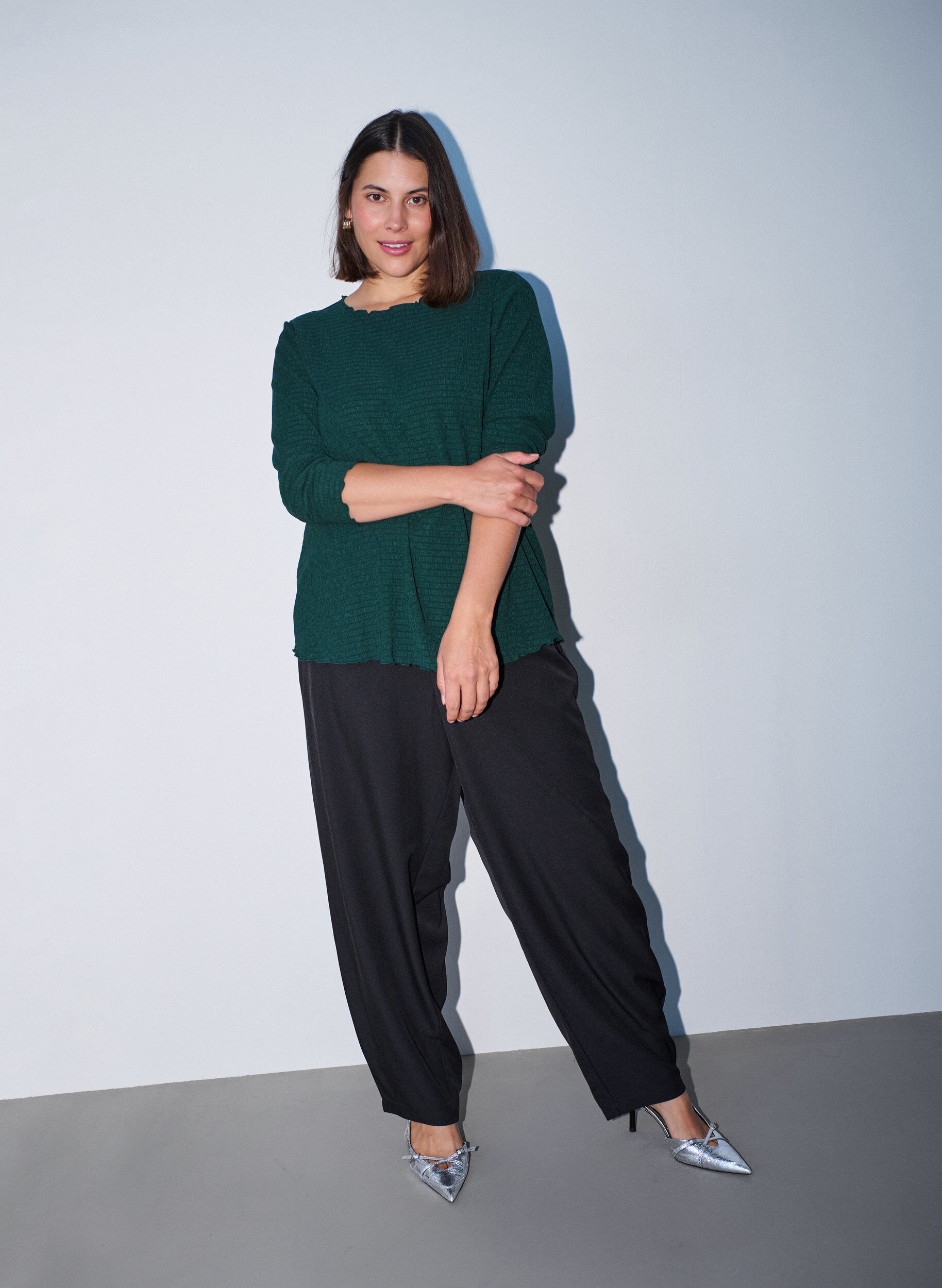 ZizziBlouse met structuur en golvende randen, Groen, Model image number 1