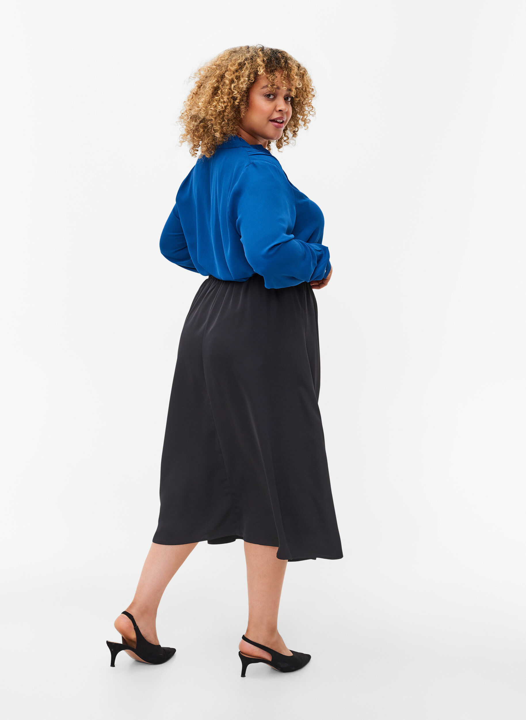 Zizzi Losjes vallende midi rok, Black, Model image number 1