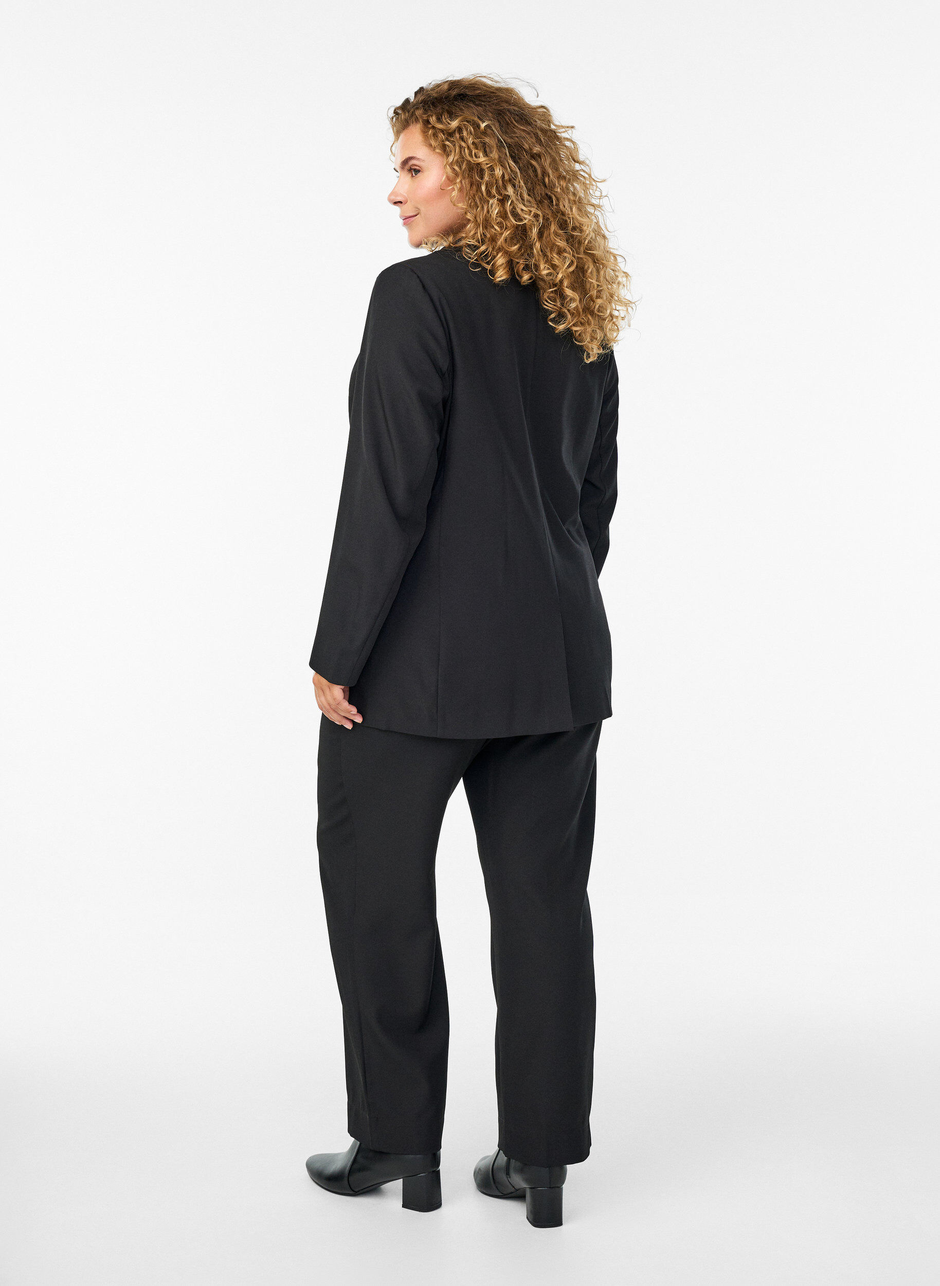 Zizzi FLASH - Losse broek met zakken, Zwart, Model image number 1