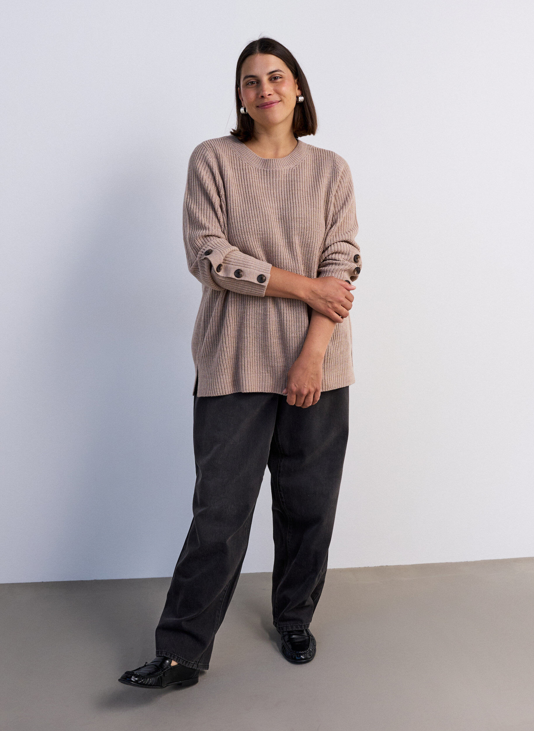 ZizziGebreide blouse met ribstructuur en knoopdetails, Beige, Model image number 1