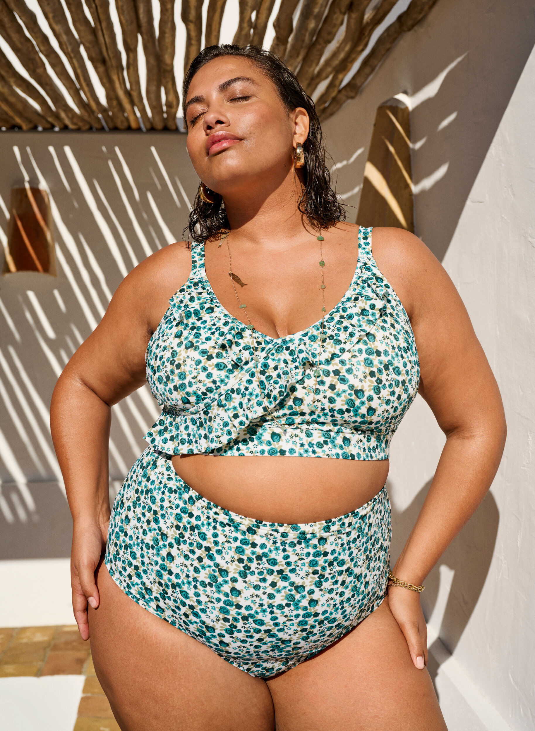 Zizzi Bloemen bikinitop met ruches, Groen, Image image number 0