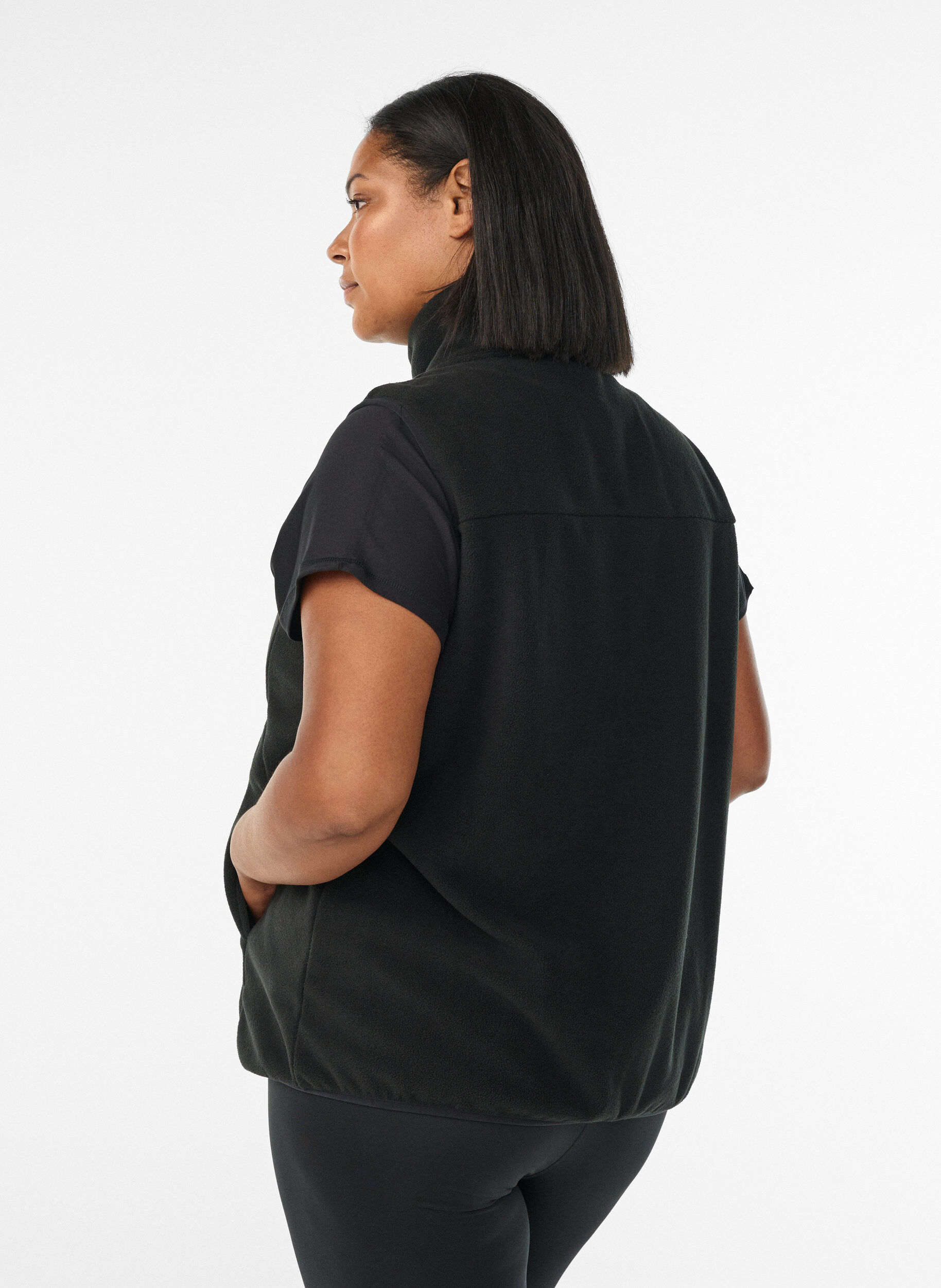 Zizzi Fleece vest met zakken, Zwart, Model image number 2