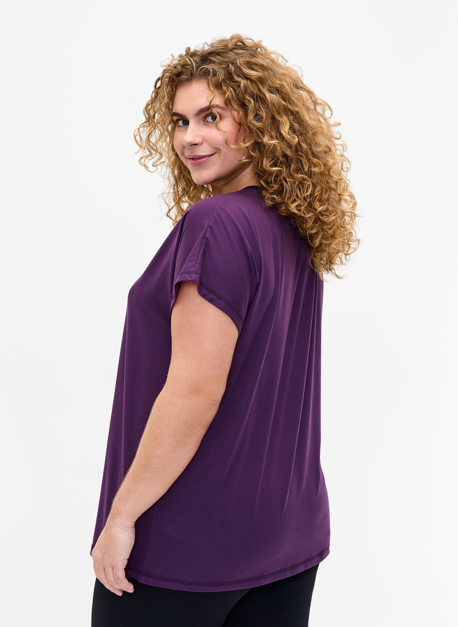 Zizzi Los trainings-T-shirt met v-hals, Purple Pennant, Model image number 1