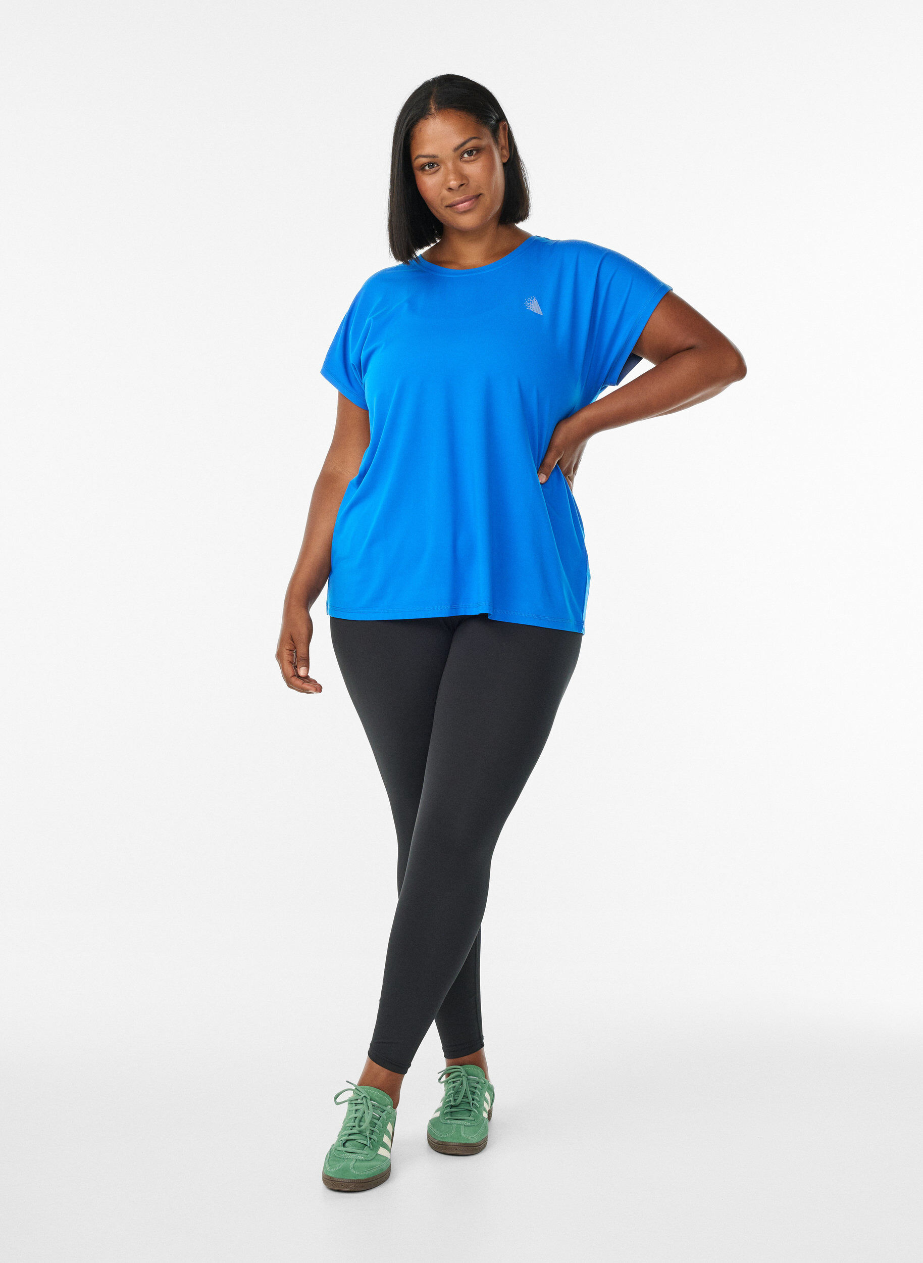 Zizzi Effen gekleurd trainingsshirt, Blauw, Model image number 1