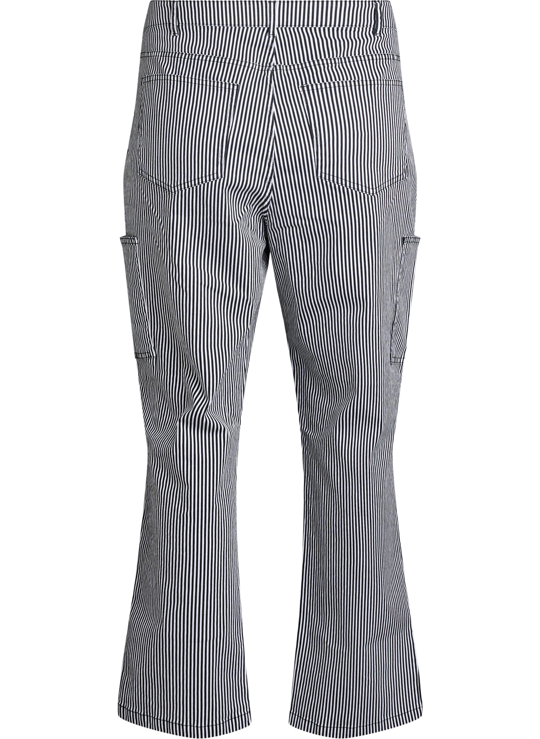 Zizzi Hoog getailleerde gestreepte cargo jeans, Zwart, Packshot image number 1