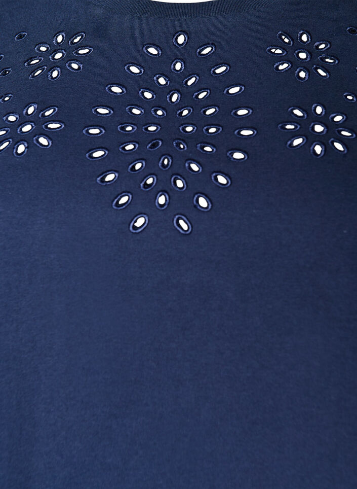 T-shirt van biologisch katoen met open broderie, Blauw, Packshot image number 2