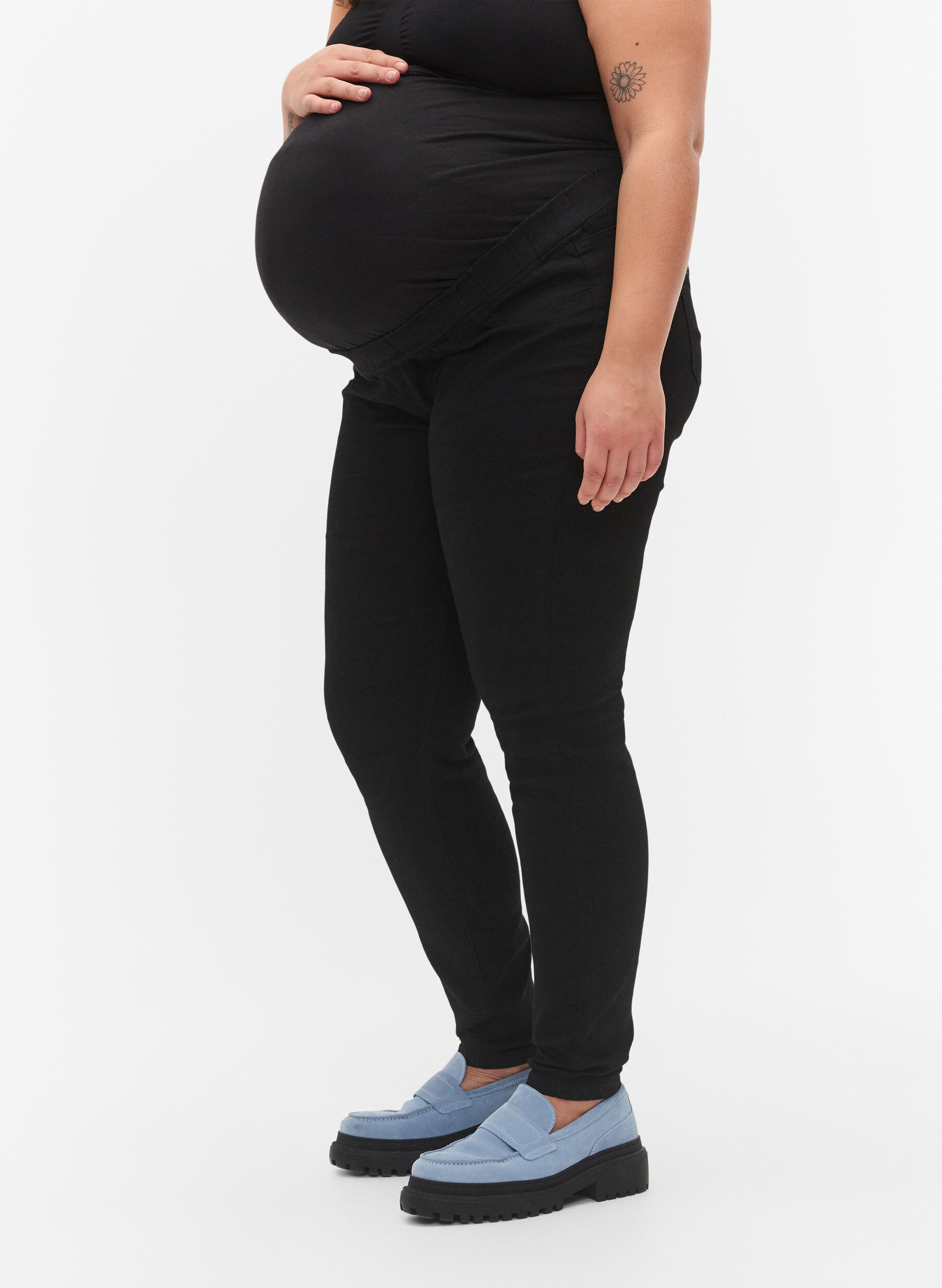 Zizzi Zwangerschapsjeggings met achterzakken, Zwart, Model image number 2