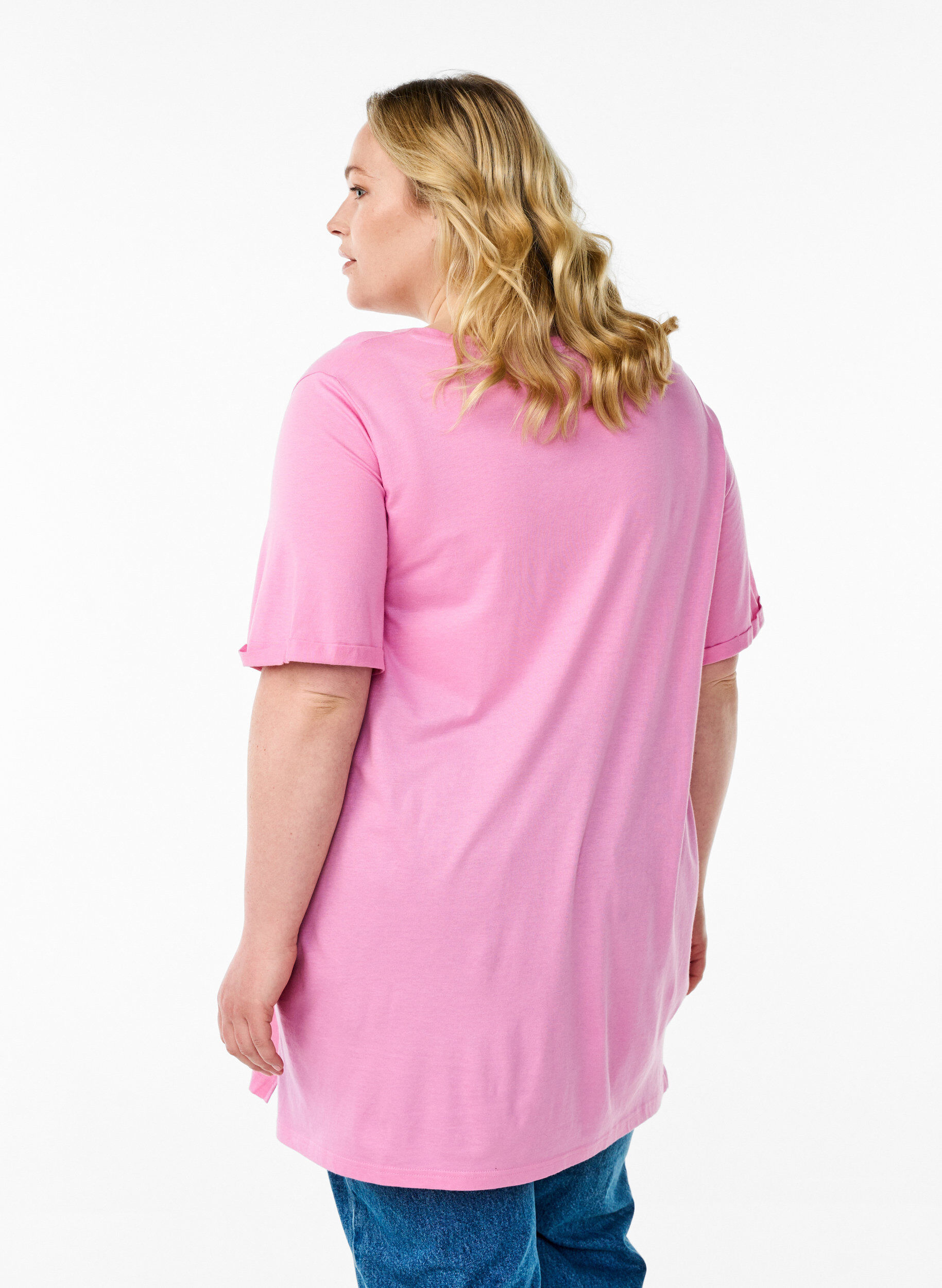 Zizzi Enkelkleurig oversized T-shirt met V-hals, Roze, Model image number 2