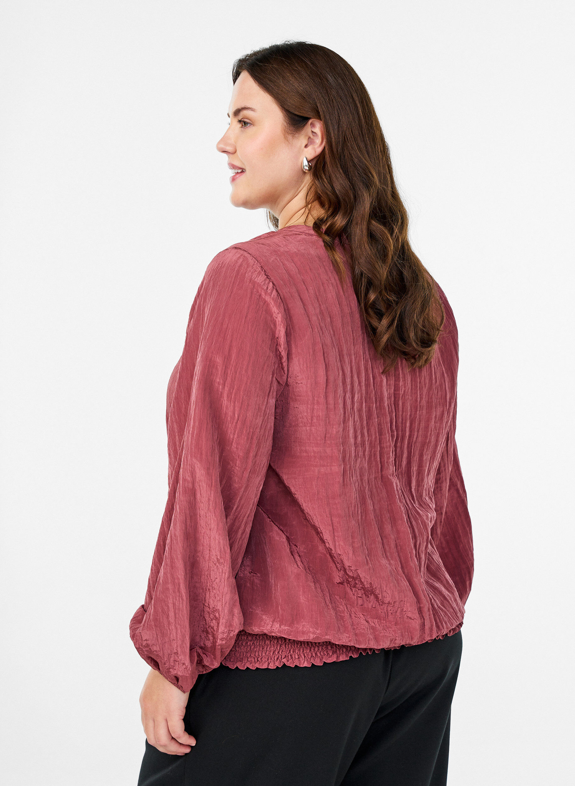 Zizzi Blouse met V-hals en gekreukte textuur, Roze, Model image number 2
