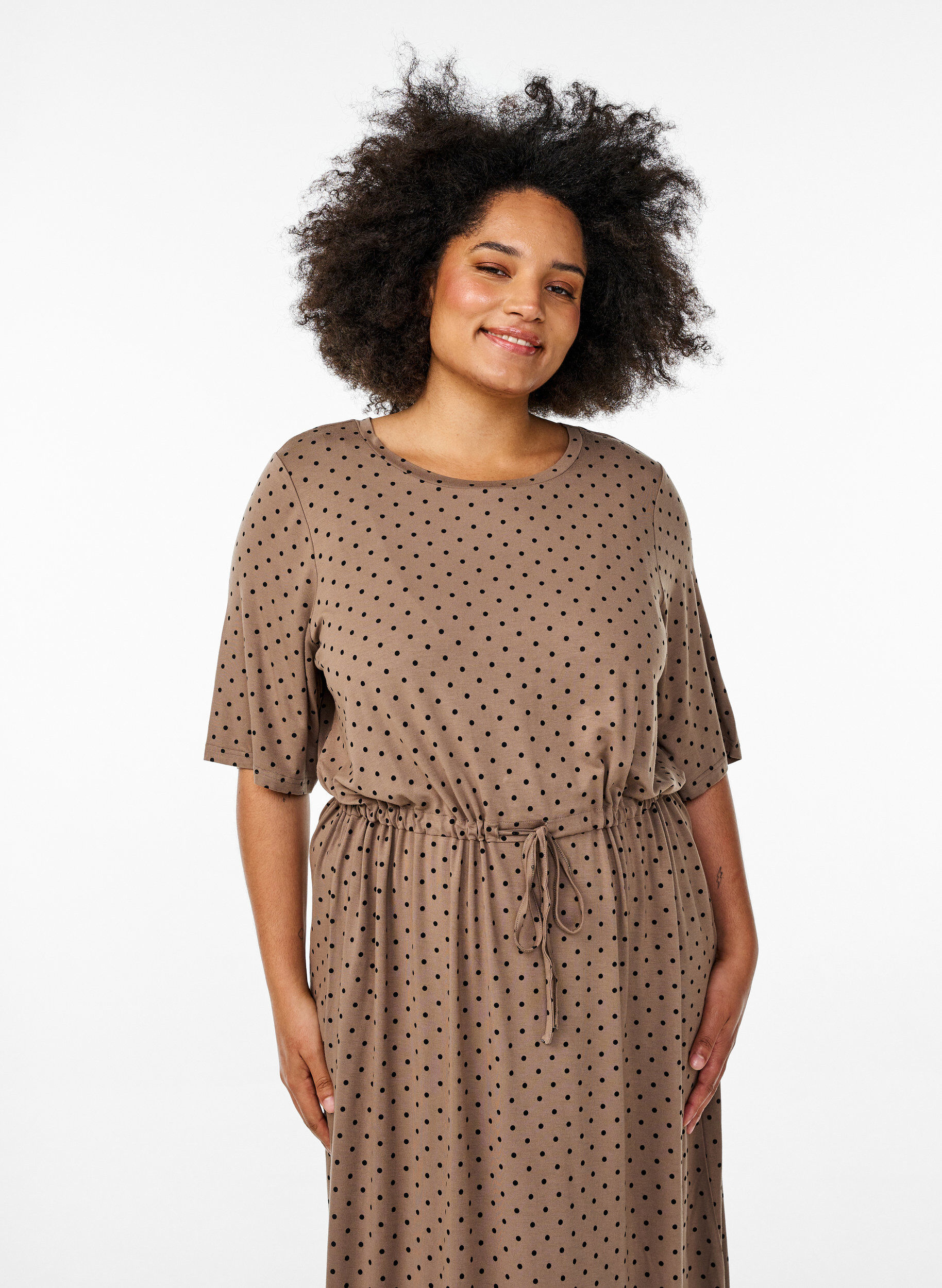 Zizzi Jersey midi jurk met strikriem in de taille, Bruin, Model image number 2