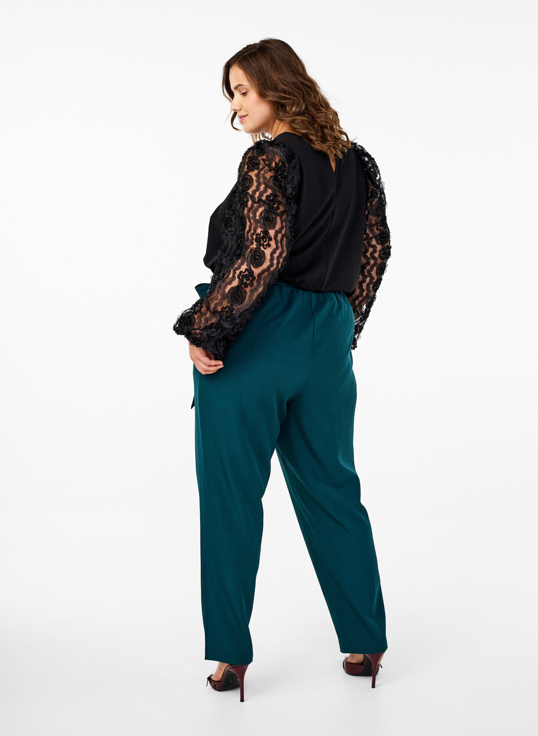 Zizzi High-waist broek met ruches en een strikriem, Sea Moss Melange, Model image number 1