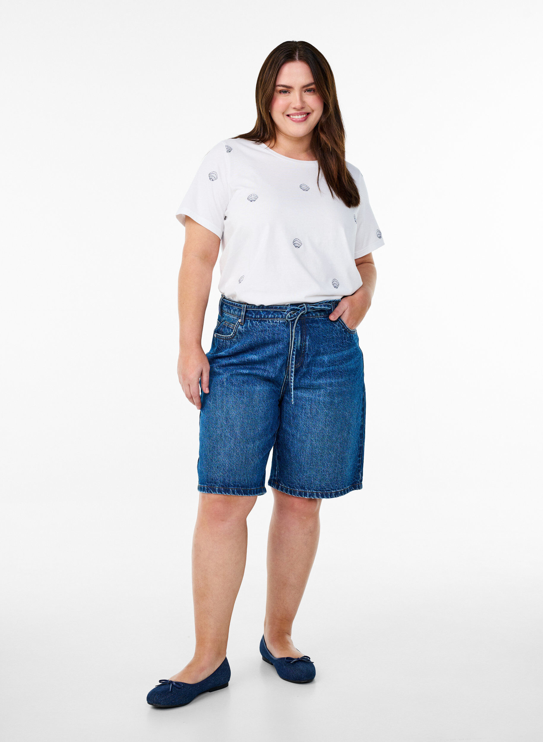 Zizzi T-shirt in biologisch katoen met geborduurde motieven, Wit, Model image number 1