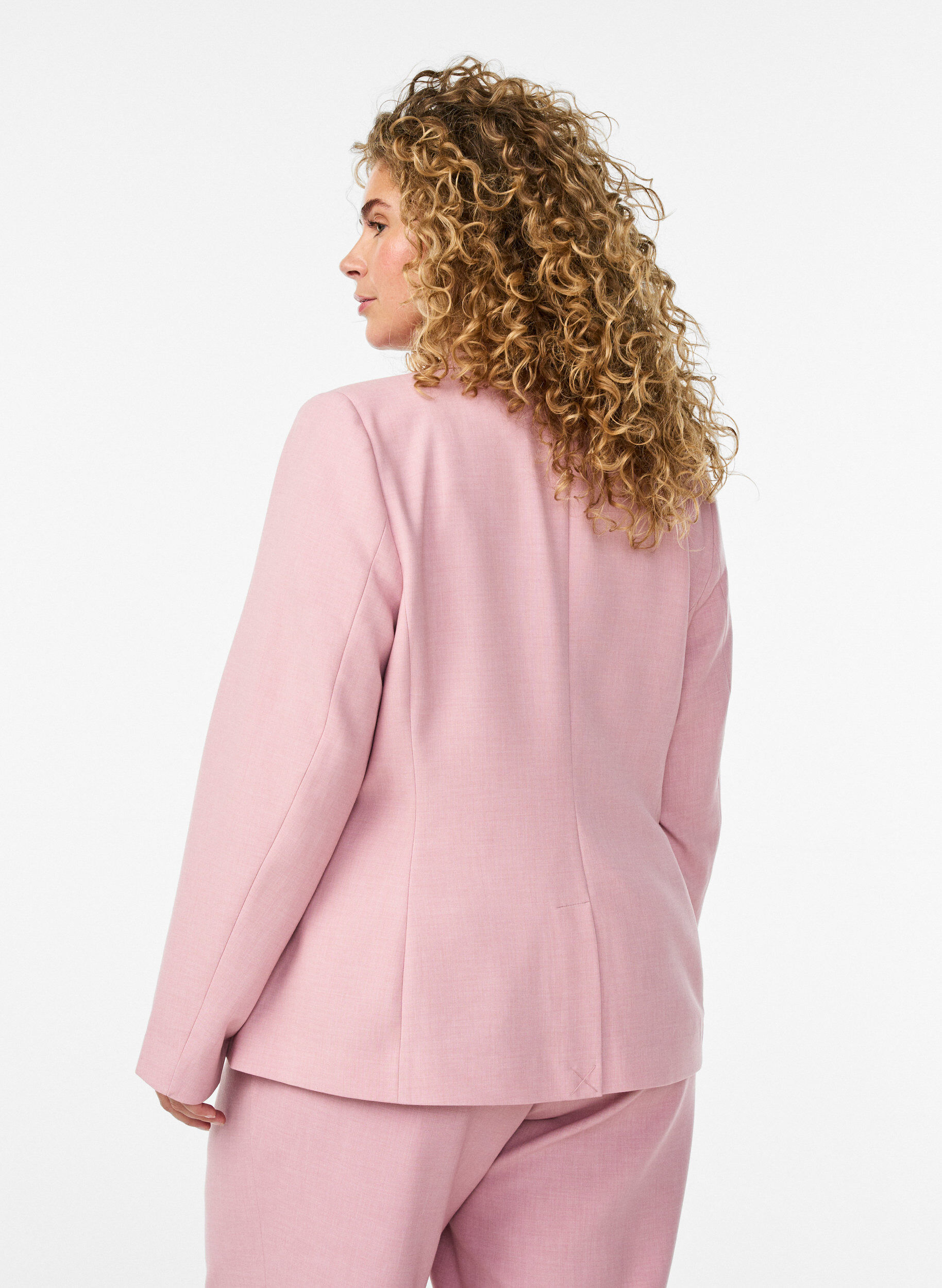 Zizzi Klassieke blazer met knoopsluiting en zakken, Roze, Model image number 2