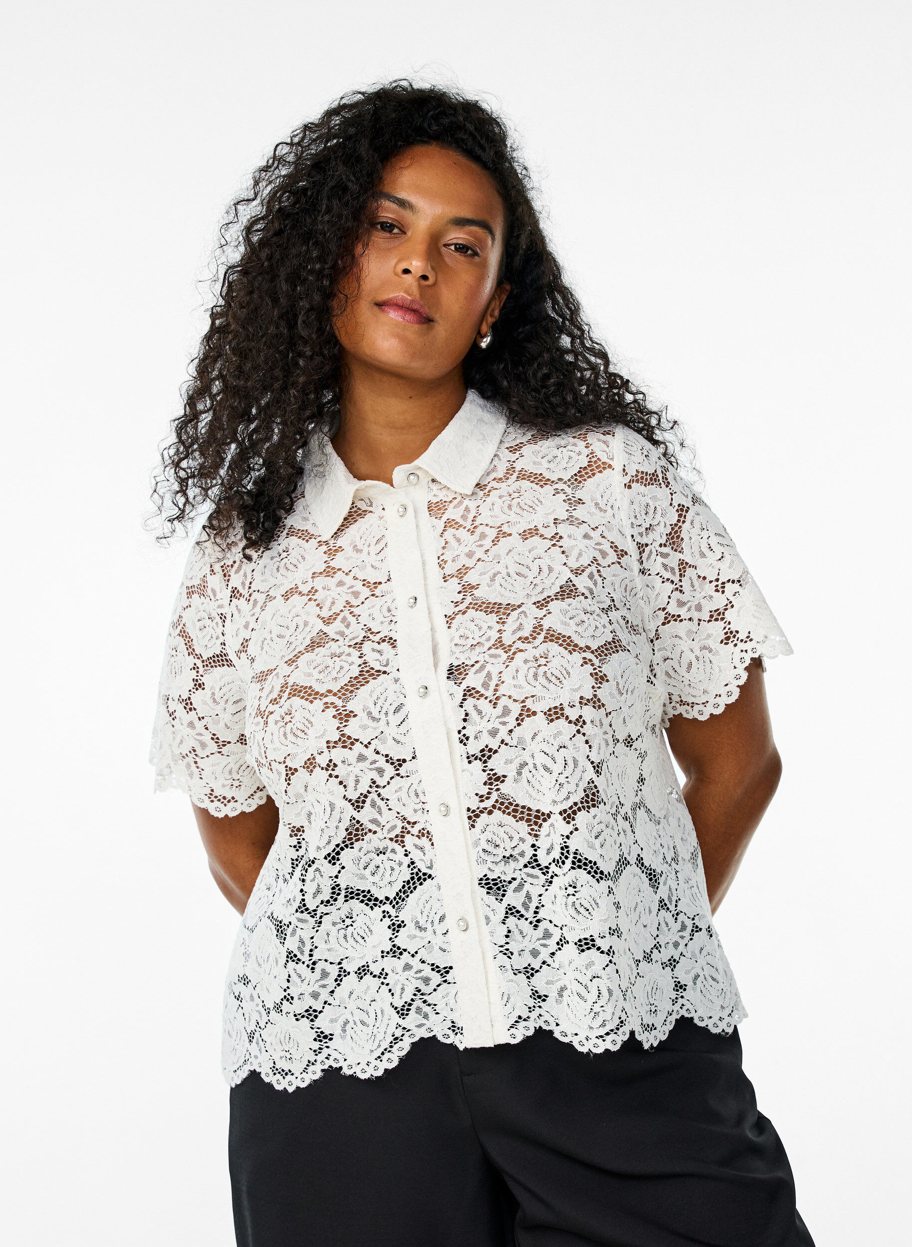 Kanten shirt blouse met parelknopen, Vanille, Model