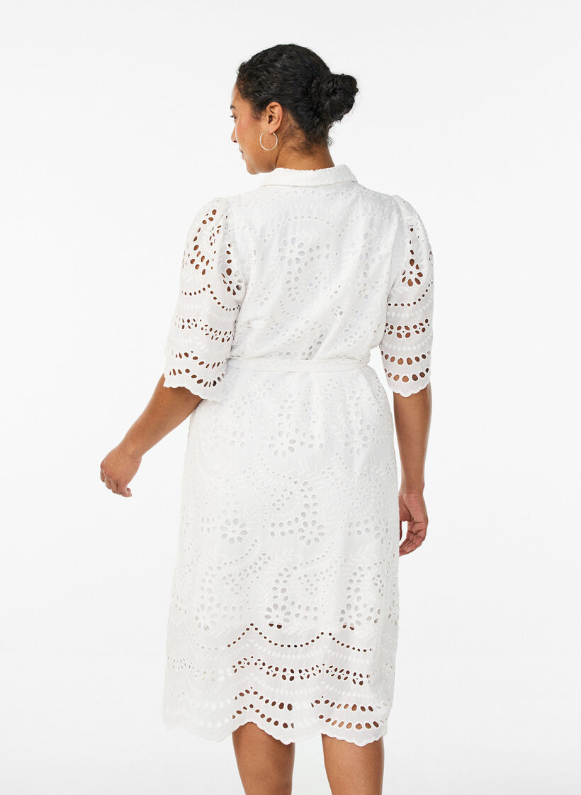 Blousejurk in broderie anglaise met strikceintuur, Wit, Model image number 2