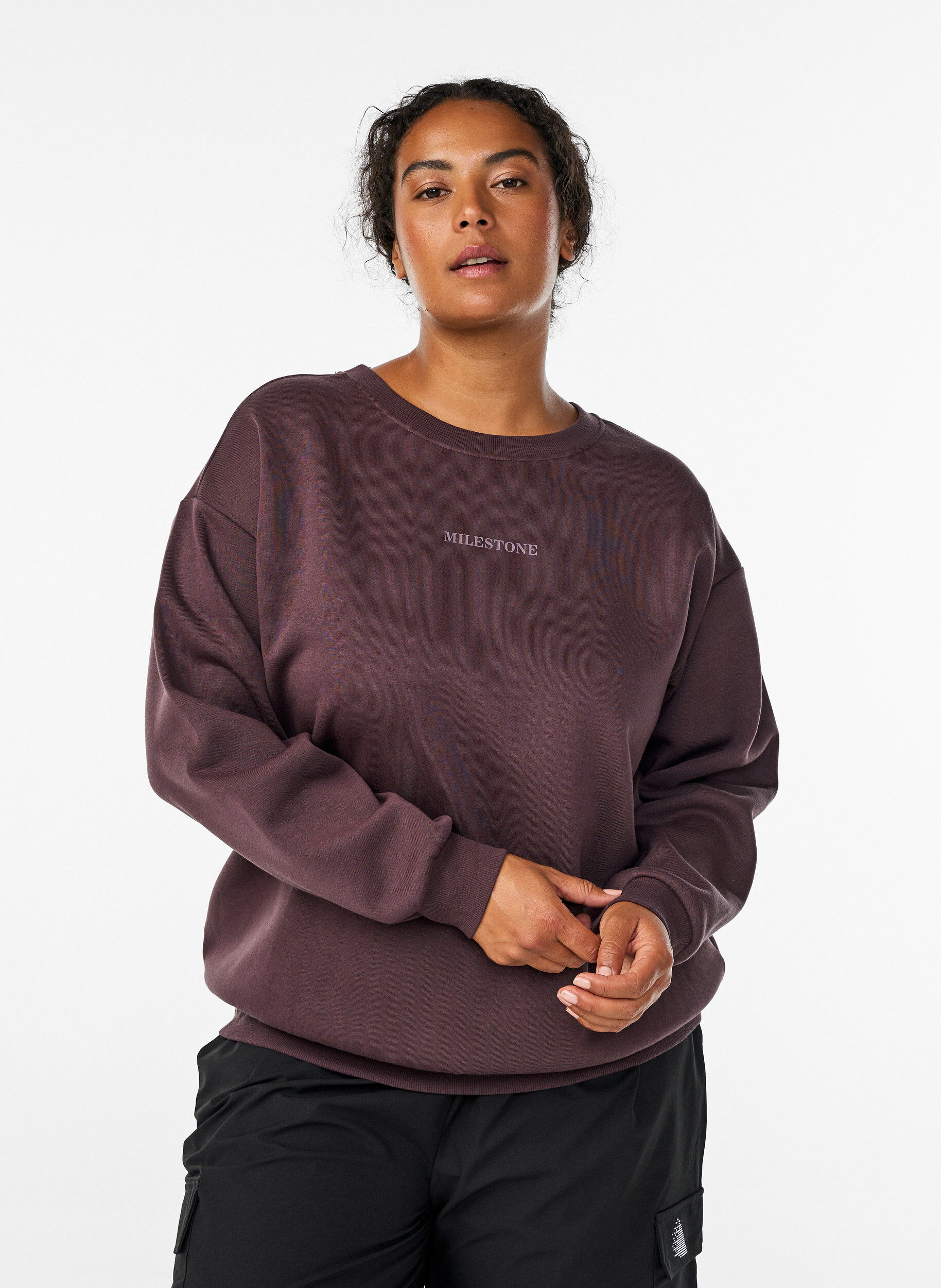 Zizzi Sweatshirt met statementdetail, Bruin, Model image number 2