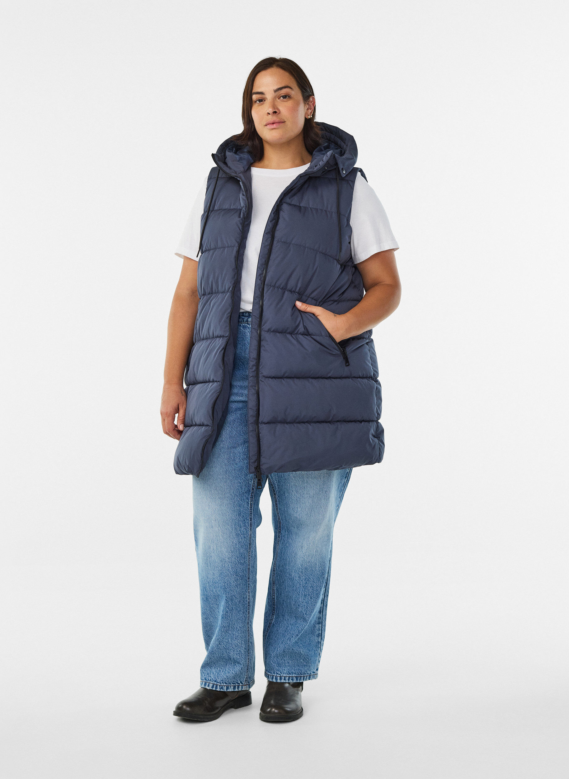 Zizzi Lange vest met capuchon en zakken, Blauw, Model image number 1