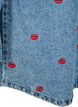 Losse denim shirt met geborduurde lippen, Light Blue Kiss, Packshot image number 3