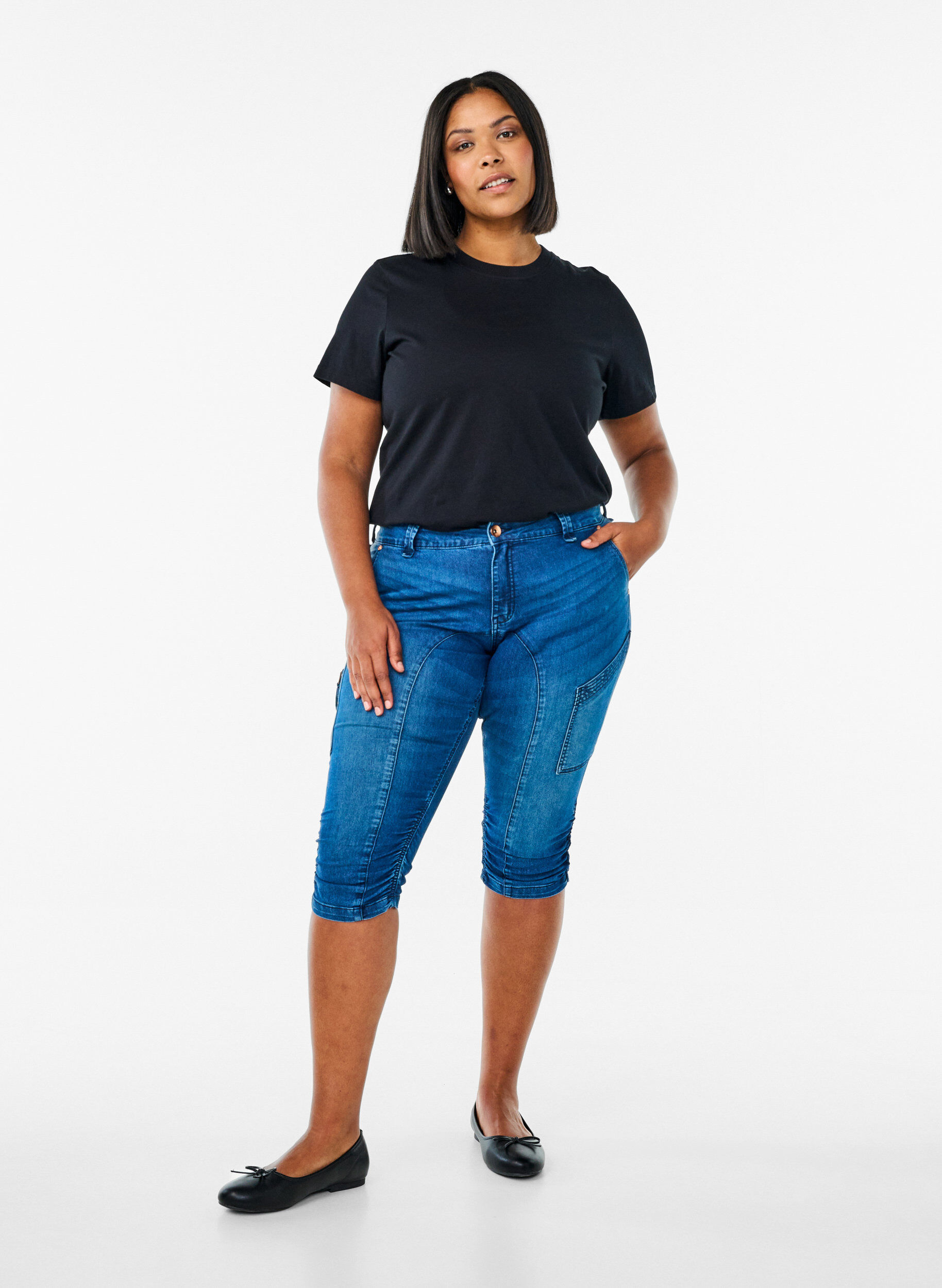 Slim fit capri jeans met zakken, Blauw, Model