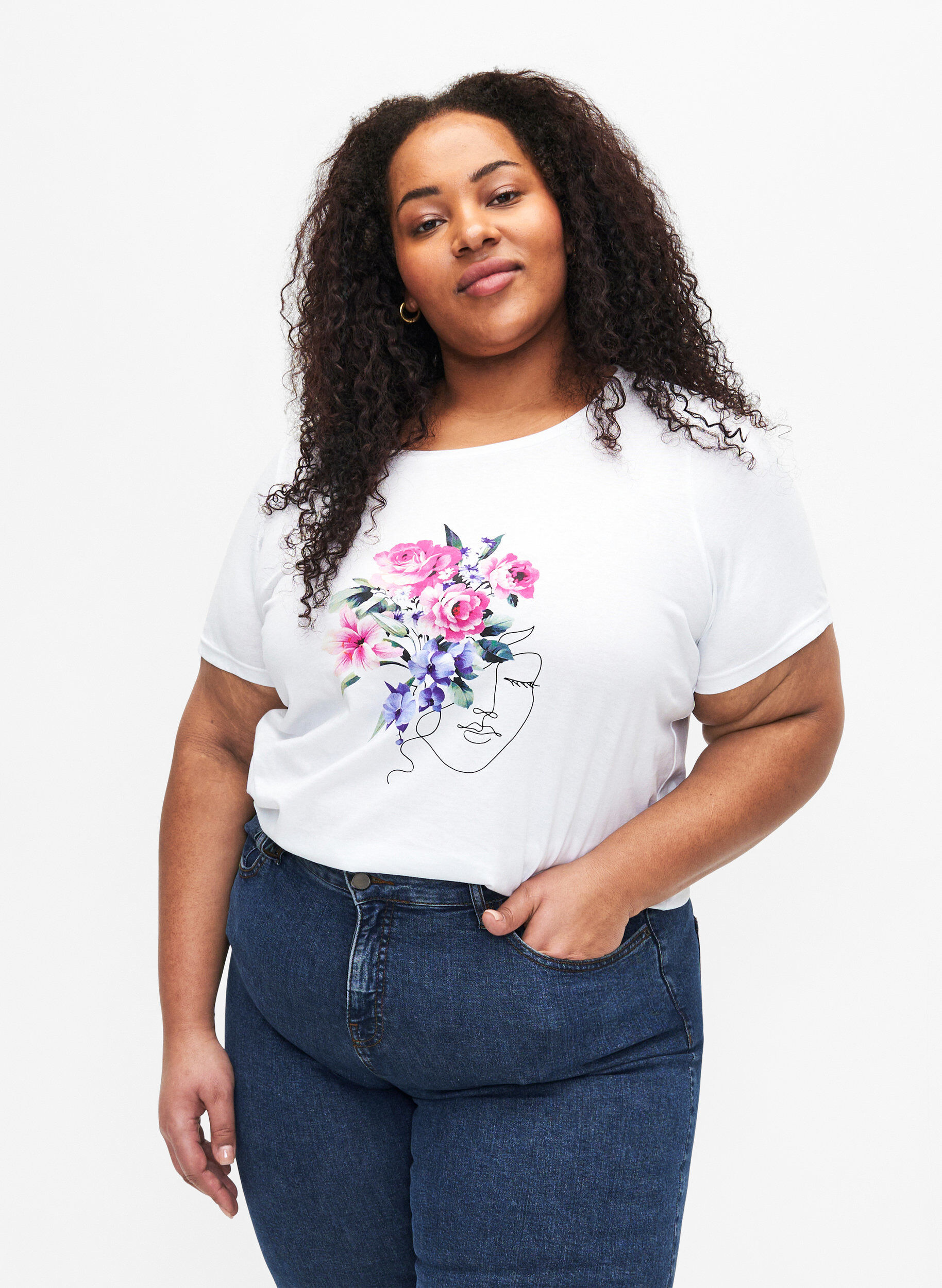 Zizzi Katoenen T-shirt met bloemen en portret, B. White Face Flower, Model image number 0
