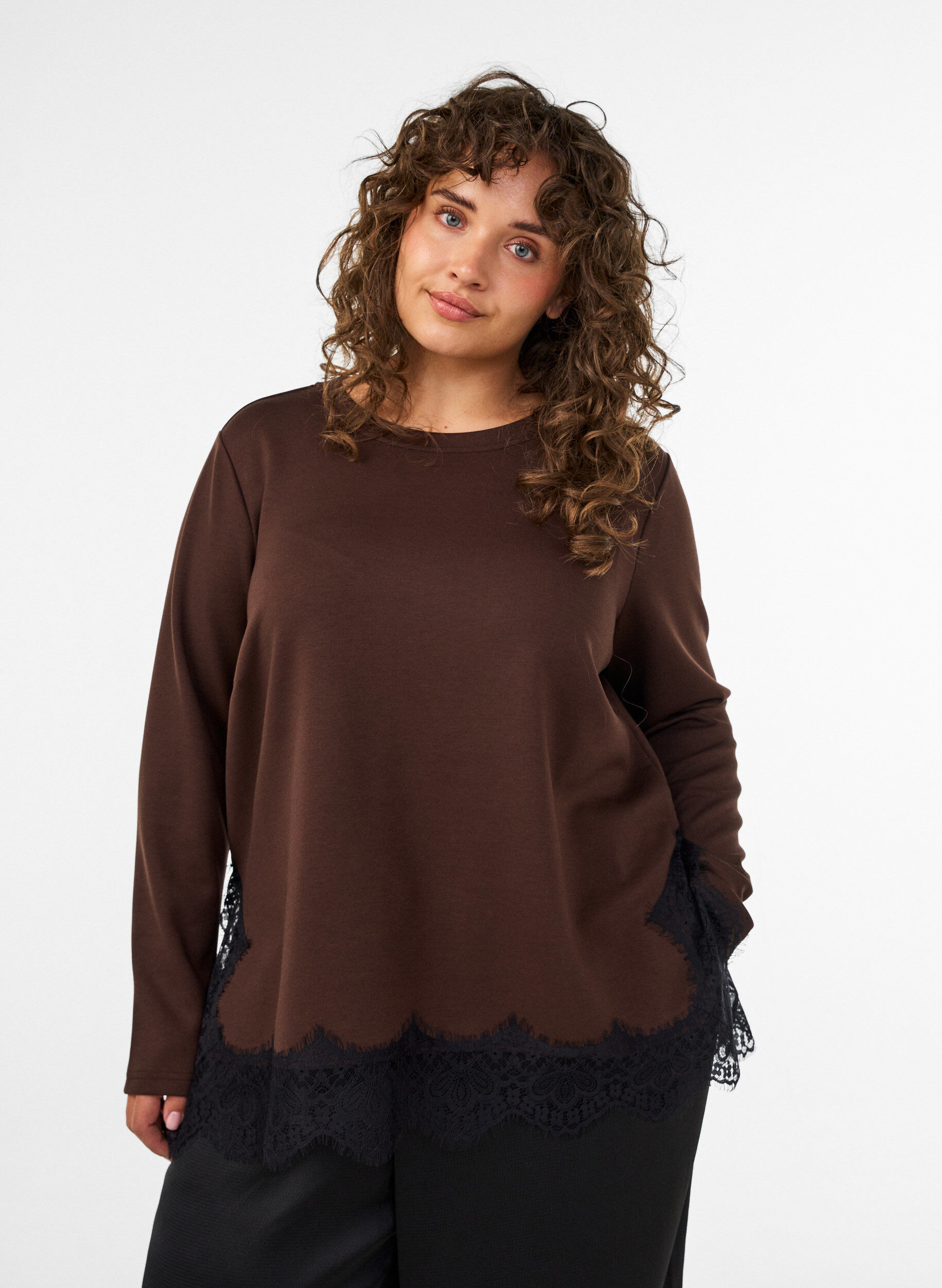 Jersey blouse met kanten rand, Bruin, Model